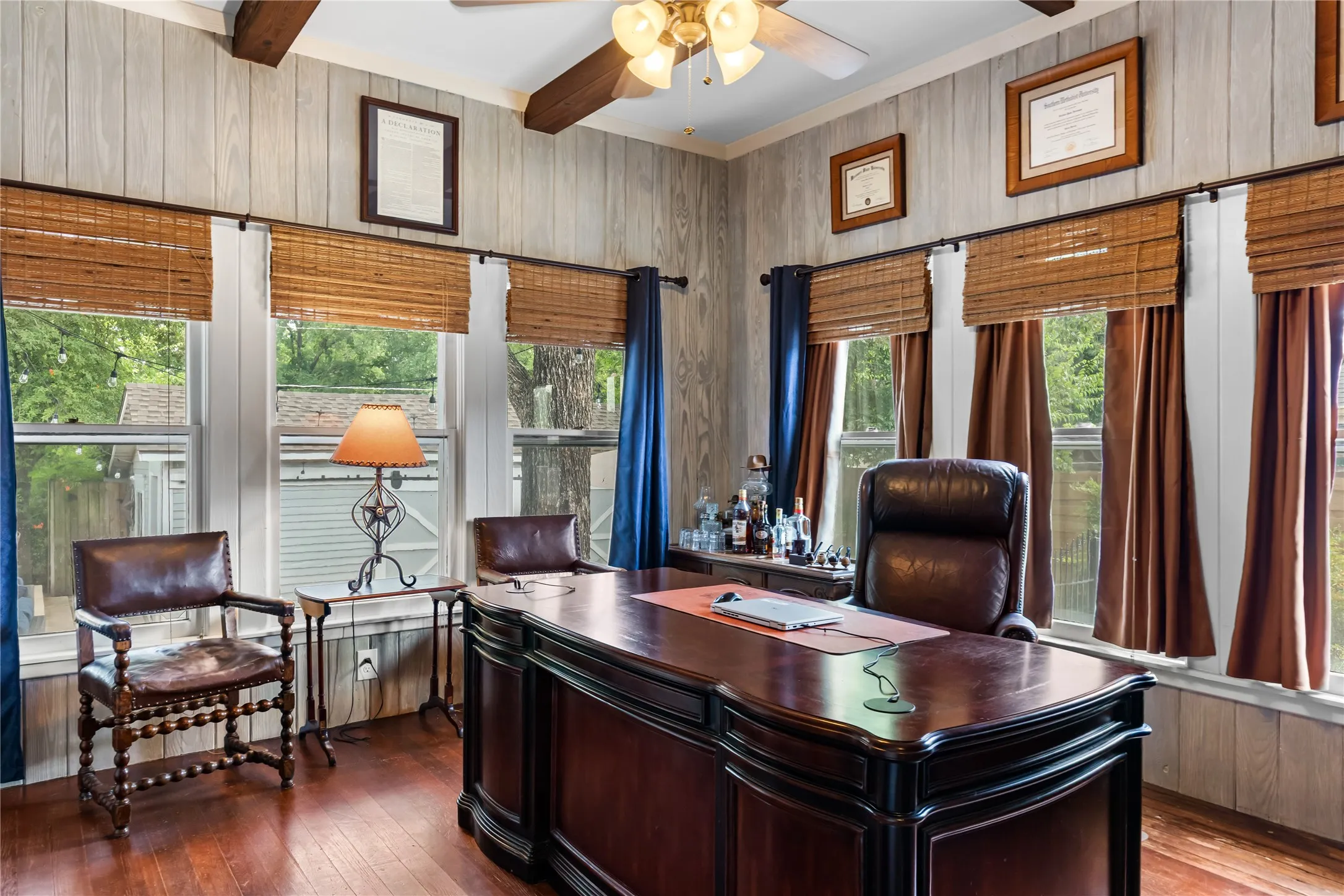 Single Family Residence For Sale in Grayson County , 1319 S Crockett Street, Sherman, Texas 75090, 4 Bedroom, 2 Bathroom, 2 Garage spaces, 3,229 Sqft, built in 1900, mls#21339284, Real Estate Agent in Sherman, Homes For Sale in Grayson county, Homes For Sale in Sherman, Realtor in Sherman Texas, Real Estate Brokerage Independent Realty Texas, Luminita Cordes Realtor
