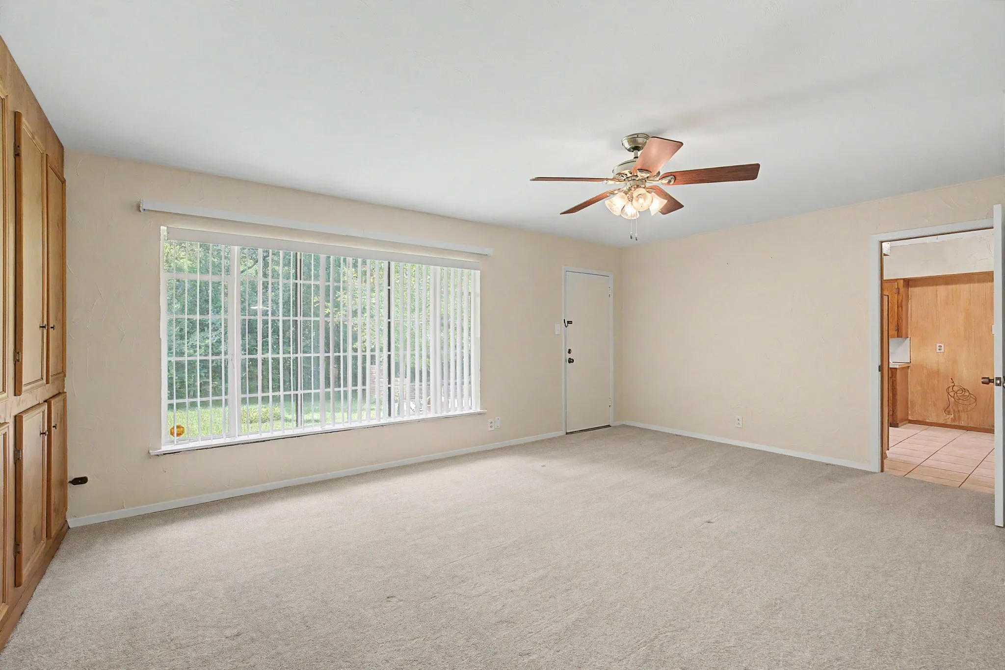 Single Family Residence For Sale in Dallas County , 526 Nesbit Court, Garland, Texas 75041, 2 Bedroom, 2 Bathroom, 2 Garage spaces, 1,541 Sqft, built in 1956, mls#21336393, Real Estate Agent in Garland, Homes For Sale in Dallas county, Homes For Sale in Garland, Realtor in Garland Texas, Real Estate Brokerage Independent Realty Texas, Luminita Cordes Realtor