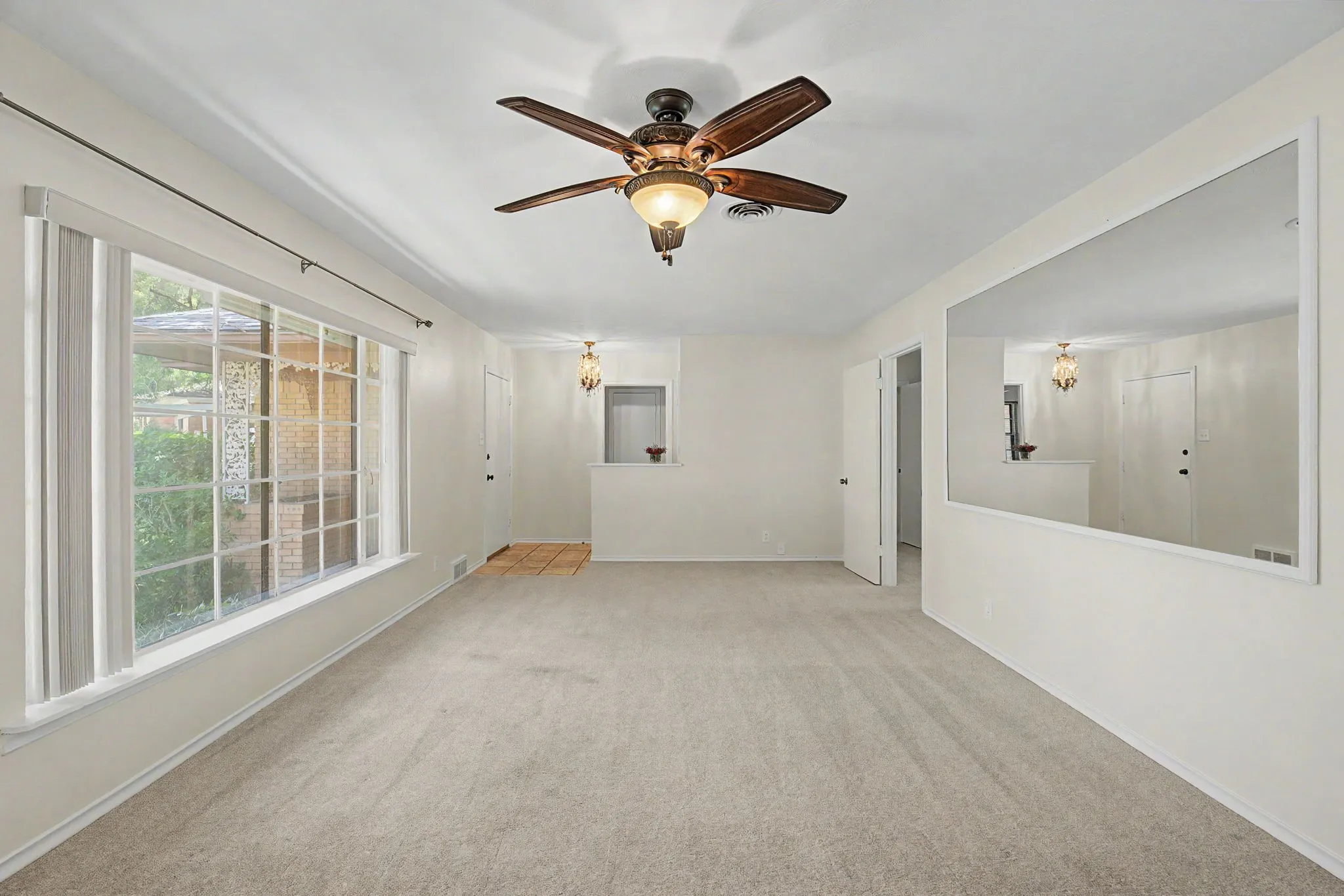 Single Family Residence For Sale in Dallas County , 526 Nesbit Court, Garland, Texas 75041, 2 Bedroom, 2 Bathroom, 2 Garage spaces, 1,541 Sqft, built in 1956, mls#21336393, Real Estate Agent in Garland, Homes For Sale in Dallas county, Homes For Sale in Garland, Realtor in Garland Texas, Real Estate Brokerage Independent Realty Texas, Luminita Cordes Realtor