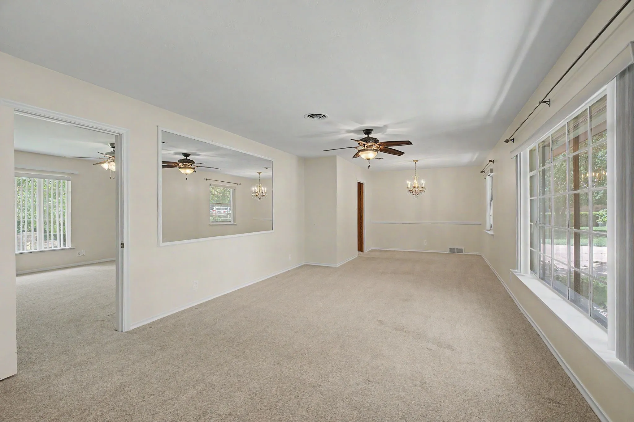 Single Family Residence For Sale in Dallas County , 526 Nesbit Court, Garland, Texas 75041, 2 Bedroom, 2 Bathroom, 2 Garage spaces, 1,541 Sqft, built in 1956, mls#21336393, Real Estate Agent in Garland, Homes For Sale in Dallas county, Homes For Sale in Garland, Realtor in Garland Texas, Real Estate Brokerage Independent Realty Texas, Luminita Cordes Realtor
