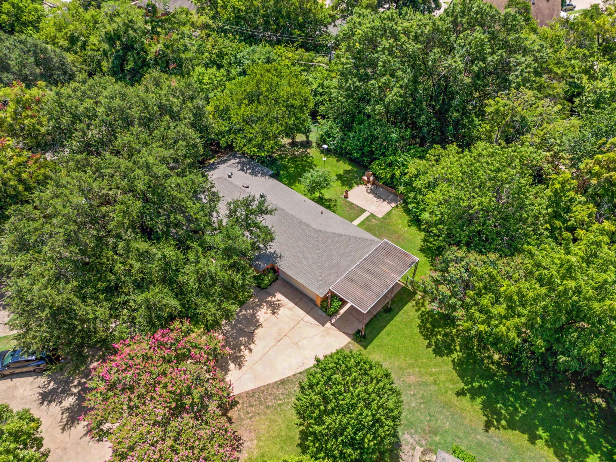 Single Family Residence For Sale in Dallas County , 526 Nesbit Court, Garland, Texas 75041, 2 Bedroom, 2 Bathroom, 2 Garage spaces, 1,541 Sqft, built in 1956, mls#21336393, Real Estate Agent in Garland, Homes For Sale in Dallas county, Homes For Sale in Garland, Realtor in Garland Texas, Real Estate Brokerage Independent Realty Texas, Luminita Cordes Realtor