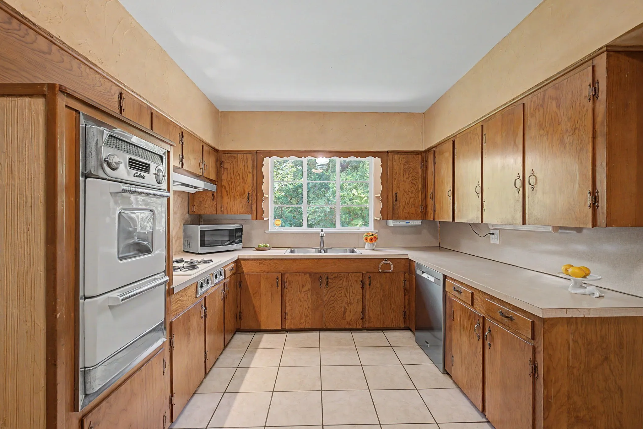Single Family Residence For Sale in Dallas County , 526 Nesbit Court, Garland, Texas 75041, 2 Bedroom, 2 Bathroom, 2 Garage spaces, 1,541 Sqft, built in 1956, mls#21336393, Real Estate Agent in Garland, Homes For Sale in Dallas county, Homes For Sale in Garland, Realtor in Garland Texas, Real Estate Brokerage Independent Realty Texas, Luminita Cordes Realtor