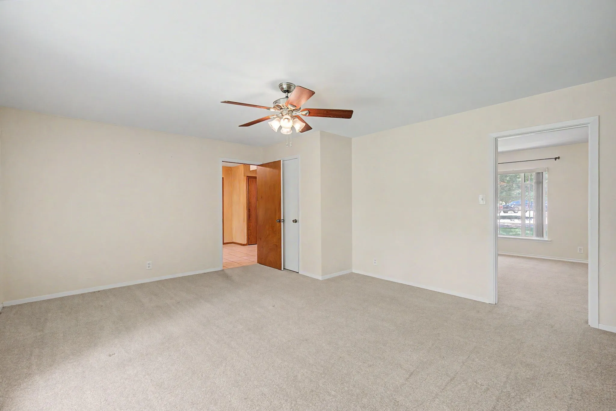 Single Family Residence For Sale in Dallas County , 526 Nesbit Court, Garland, Texas 75041, 2 Bedroom, 2 Bathroom, 2 Garage spaces, 1,541 Sqft, built in 1956, mls#21336393, Real Estate Agent in Garland, Homes For Sale in Dallas county, Homes For Sale in Garland, Realtor in Garland Texas, Real Estate Brokerage Independent Realty Texas, Luminita Cordes Realtor