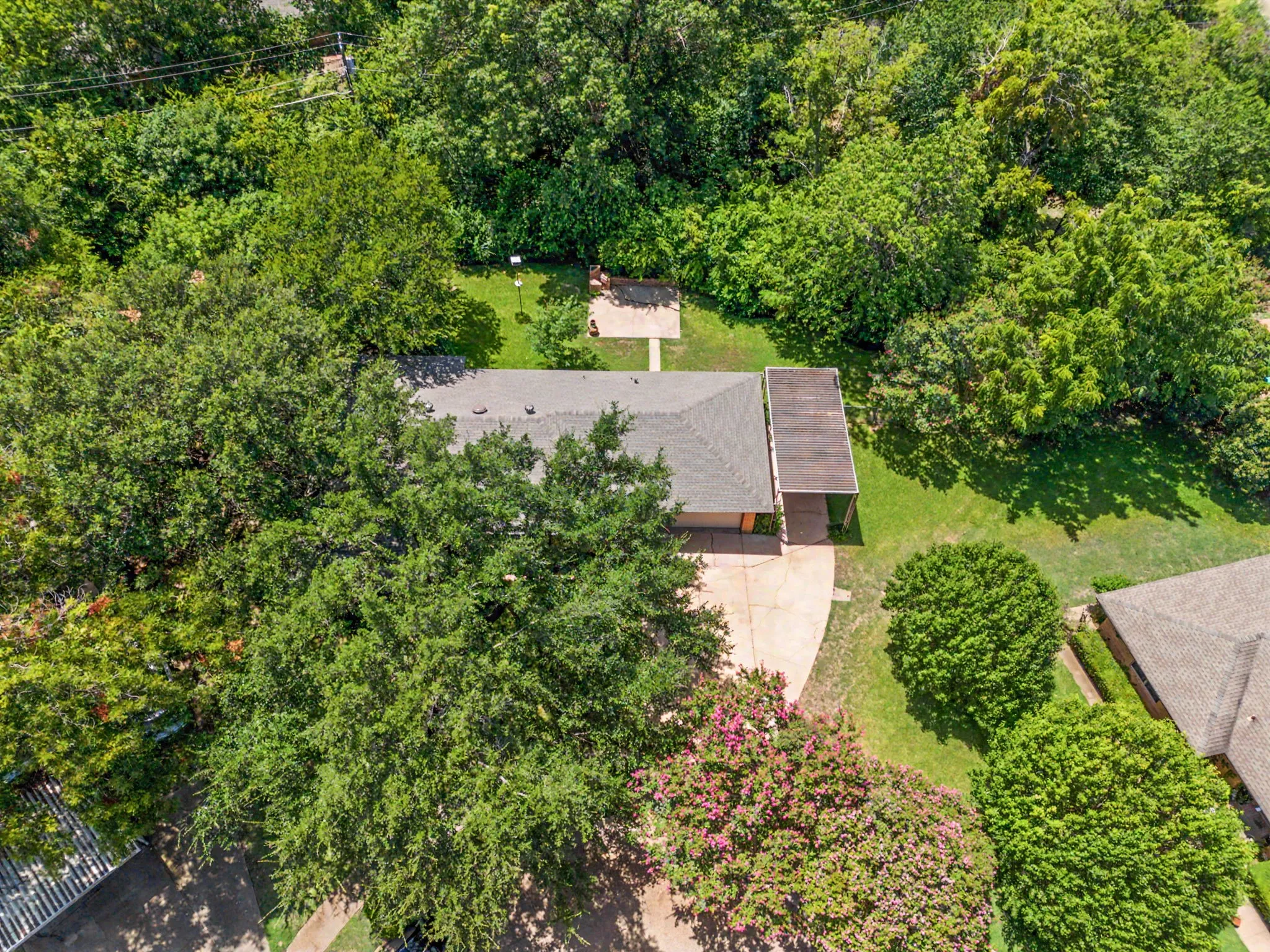 Single Family Residence For Sale in Dallas County , 526 Nesbit Court, Garland, Texas 75041, 2 Bedroom, 2 Bathroom, 2 Garage spaces, 1,541 Sqft, built in 1956, mls#21336393, Real Estate Agent in Garland, Homes For Sale in Dallas county, Homes For Sale in Garland, Realtor in Garland Texas, Real Estate Brokerage Independent Realty Texas, Luminita Cordes Realtor
