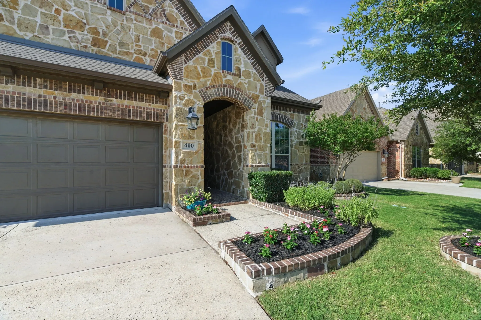 Single Family Residence For Sale in Denton County , 400 Ridgewood Drive, Lewisville, Texas 75067, 5 Bedroom, 4 Bathroom, 3 Garage spaces, 3,057 Sqft, built in 2015, mls#21339283, Real Estate Agent in Lewisville, Homes For Sale in Denton county, Homes For Sale in Lewisville, Realtor in Lewisville Texas, Real Estate Brokerage Independent Realty Texas, Luminita Cordes Realtor