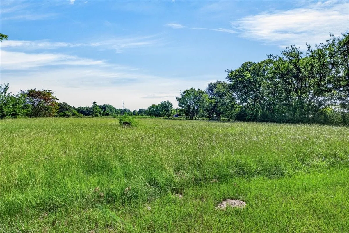 Single Family Residence For Sale in Van Zandt County , 371 Vz County Road 3601, Edgewood, Texas 75117, 3 Bedroom, 2 Bathroom, 2 Garage spaces, 1,350 Sqft, built in 1973, mls#21334571, Real Estate Agent in Edgewood, Homes For Sale in Van Zandt county, Homes For Sale in Edgewood, Realtor in Edgewood Texas, Real Estate Brokerage Independent Realty Texas, Luminita Cordes Realtor