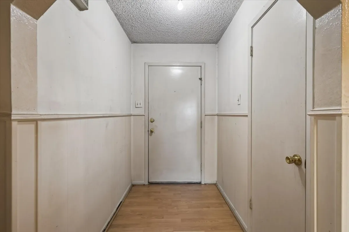 Single Family Residence For Sale in Van Zandt County , 371 Vz County Road 3601, Edgewood, Texas 75117, 3 Bedroom, 2 Bathroom, 2 Garage spaces, 1,350 Sqft, built in 1973, mls#21334571, Real Estate Agent in Edgewood, Homes For Sale in Van Zandt county, Homes For Sale in Edgewood, Realtor in Edgewood Texas, Real Estate Brokerage Independent Realty Texas, Luminita Cordes Realtor