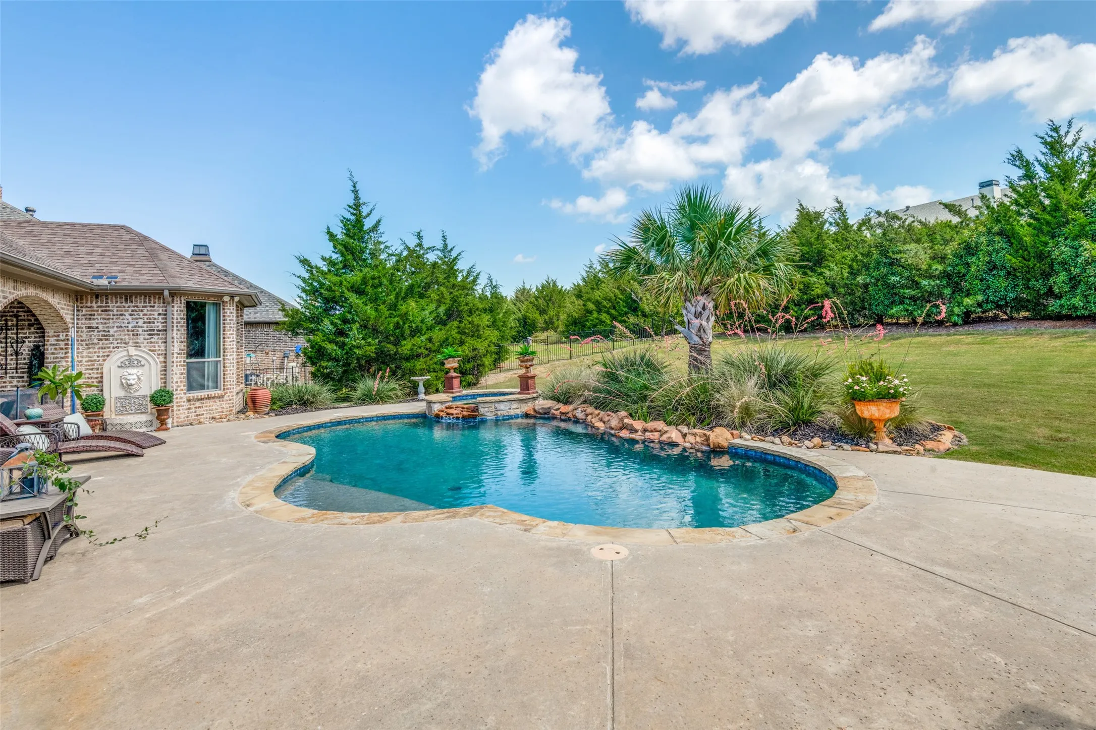 Single Family Residence For Sale in Rockwall County , 121 Brentwood Drive, Heath, Texas 75032, 4 Bedroom, 3 Bathroom, 3 Garage spaces, 3,267 Sqft, built in 2013, mls#21333989, Real Estate Agent in Heath, Homes For Sale in Rockwall county, Homes For Sale in Heath, Realtor in Heath Texas, Real Estate Brokerage Independent Realty Texas, Luminita Cordes Realtor