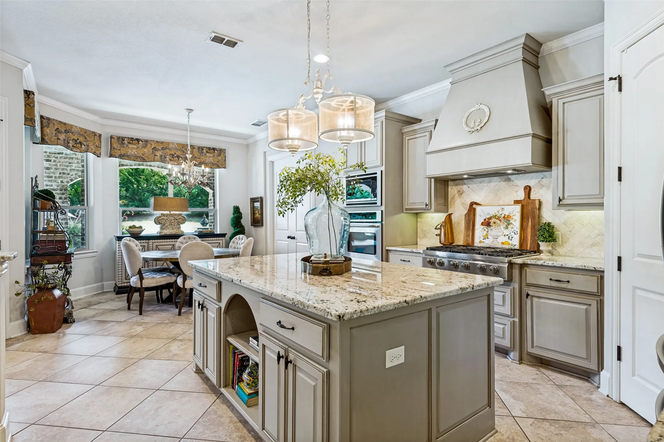 Single Family Residence For Sale in Rockwall County , 121 Brentwood Drive, Heath, Texas 75032, 4 Bedroom, 3 Bathroom, 3 Garage spaces, 3,267 Sqft, built in 2013, mls#21333989, Real Estate Agent in Heath, Homes For Sale in Rockwall county, Homes For Sale in Heath, Realtor in Heath Texas, Real Estate Brokerage Independent Realty Texas, Luminita Cordes Realtor