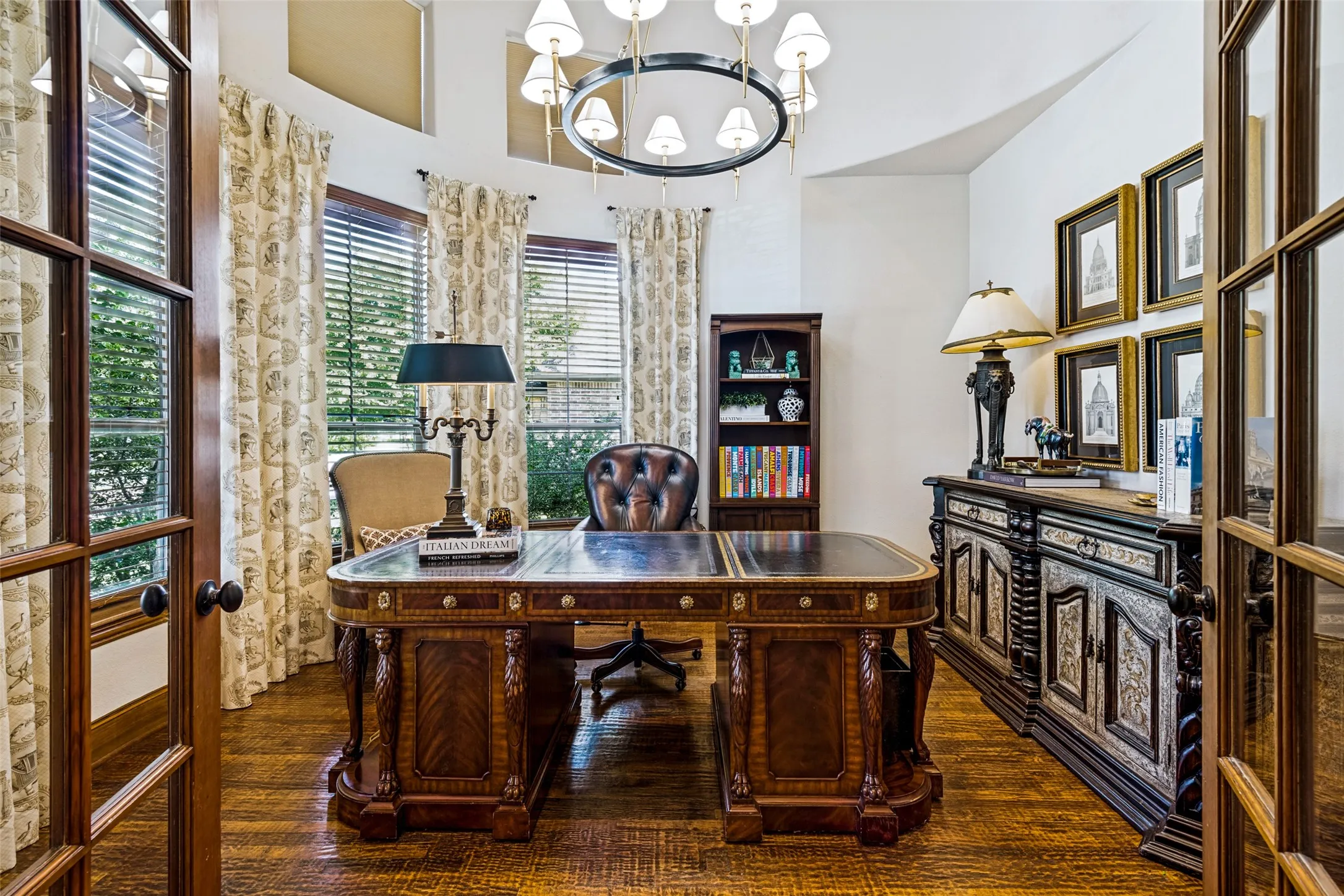 Single Family Residence For Sale in Rockwall County , 121 Brentwood Drive, Heath, Texas 75032, 4 Bedroom, 3 Bathroom, 3 Garage spaces, 3,267 Sqft, built in 2013, mls#21333989, Real Estate Agent in Heath, Homes For Sale in Rockwall county, Homes For Sale in Heath, Realtor in Heath Texas, Real Estate Brokerage Independent Realty Texas, Luminita Cordes Realtor