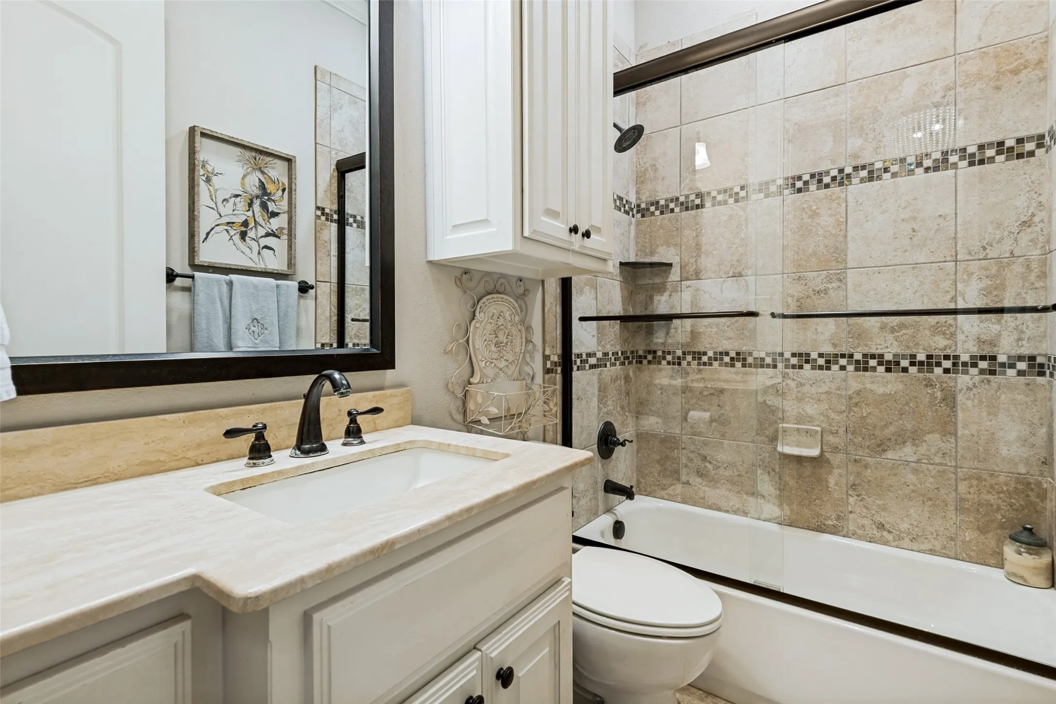 Single Family Residence For Sale in Rockwall County , 121 Brentwood Drive, Heath, Texas 75032, 4 Bedroom, 3 Bathroom, 3 Garage spaces, 3,267 Sqft, built in 2013, mls#21333989, Real Estate Agent in Heath, Homes For Sale in Rockwall county, Homes For Sale in Heath, Realtor in Heath Texas, Real Estate Brokerage Independent Realty Texas, Luminita Cordes Realtor
