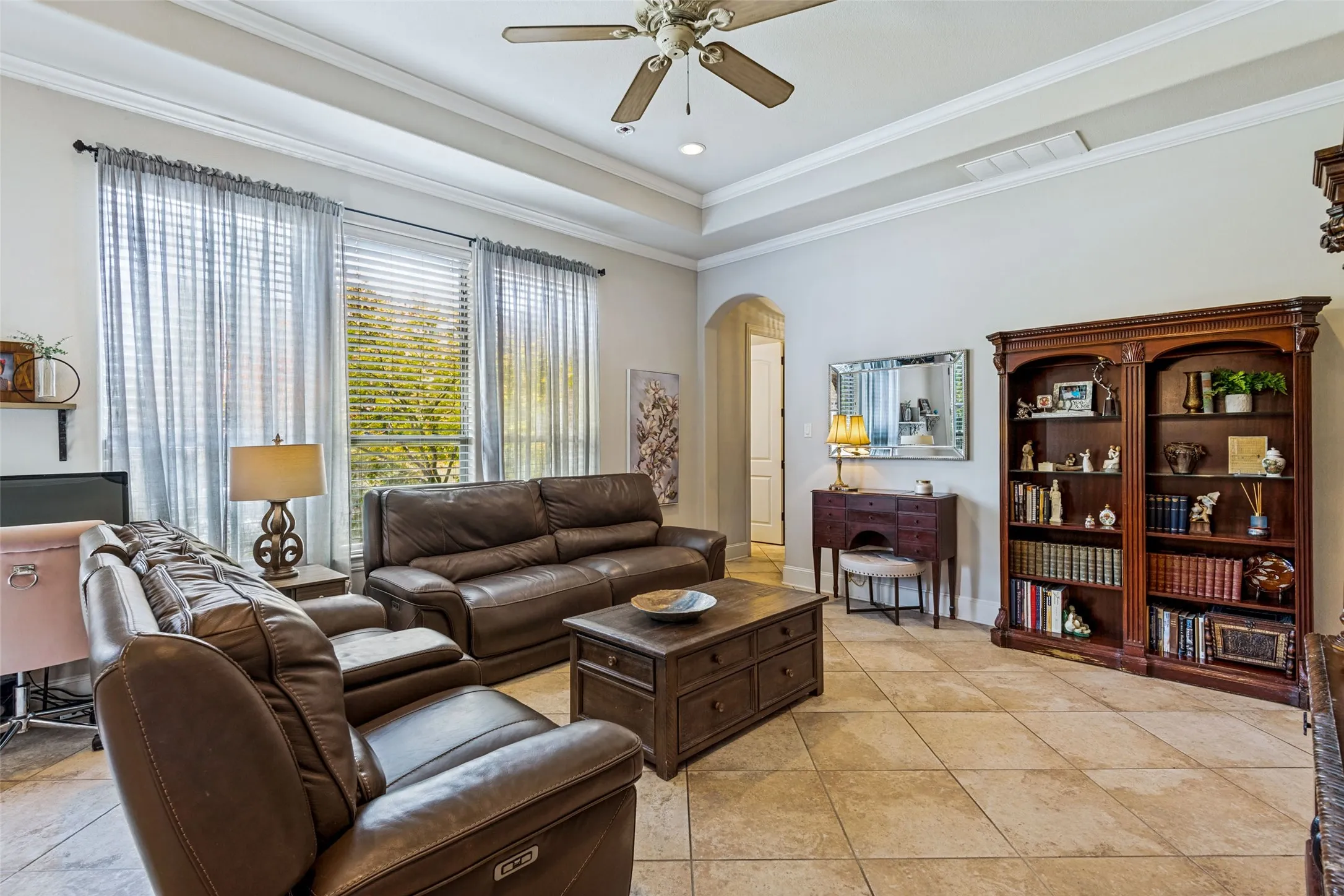 Single Family Residence For Sale in Rockwall County , 121 Brentwood Drive, Heath, Texas 75032, 4 Bedroom, 3 Bathroom, 3 Garage spaces, 3,267 Sqft, built in 2013, mls#21333989, Real Estate Agent in Heath, Homes For Sale in Rockwall county, Homes For Sale in Heath, Realtor in Heath Texas, Real Estate Brokerage Independent Realty Texas, Luminita Cordes Realtor
