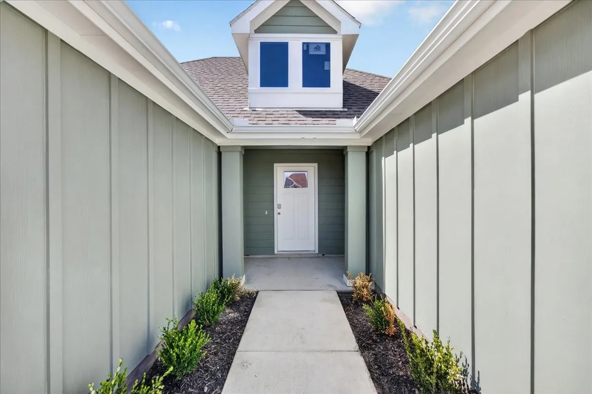Single Family Residence For Rent in Cooke County , 717 Sweet Pea, Pilot Point, Texas 76258, 3 Bedroom, 2 Bathroom, 2 Garage spaces, 1,601 Sqft, built in 2026, mls#21337317, Real Estate Agent in Pilot Point, Homes For Rent in Cooke county, Homes For Rent in Pilot Point, Realtor in Pilot Point Texas, Real Estate Brokerage Independent Realty Texas, Luminita Cordes Realtor