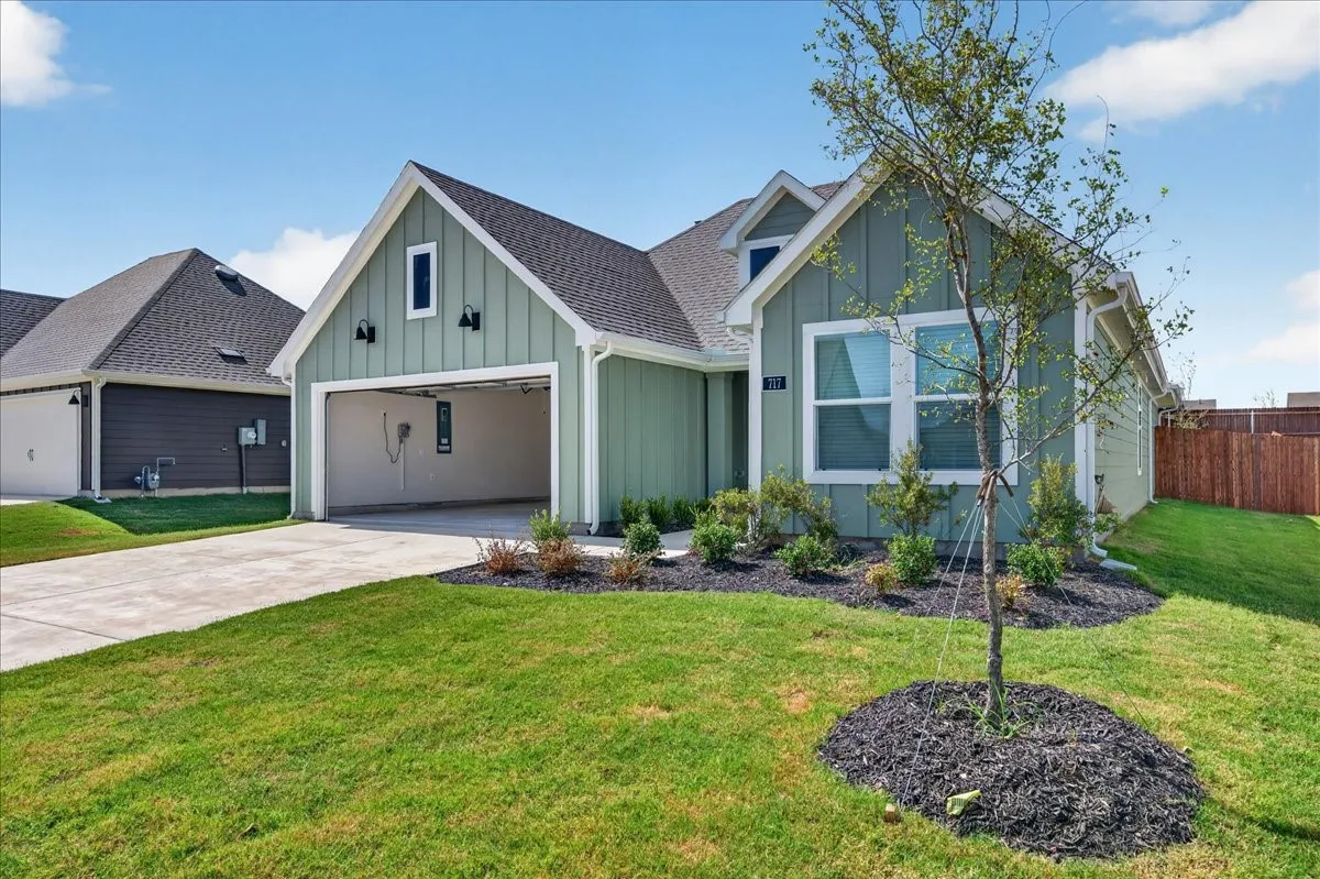 Single Family Residence For Rent in Cooke County , 717 Sweet Pea, Pilot Point, Texas 76258, 3 Bedroom, 2 Bathroom, 2 Garage spaces, 1,601 Sqft, built in 2026, mls#21337317, Real Estate Agent in Pilot Point, Homes For Rent in Cooke county, Homes For Rent in Pilot Point, Realtor in Pilot Point Texas, Real Estate Brokerage Independent Realty Texas, Luminita Cordes Realtor