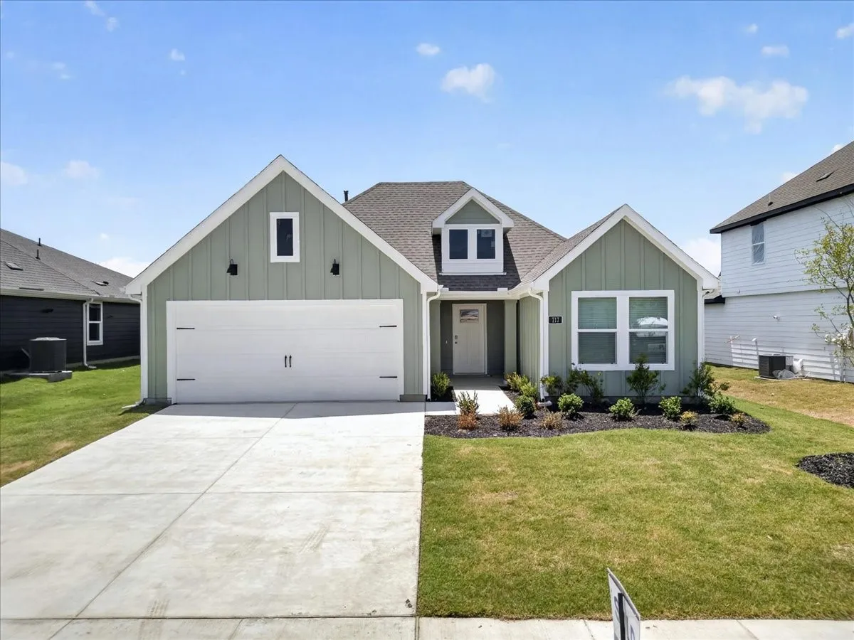 Single Family Residence For Rent in Cooke County , 717 Sweet Pea, Pilot Point, Texas 76258, 3 Bedroom, 2 Bathroom, 2 Garage spaces, 1,601 Sqft, built in 2026, mls#21337317, Real Estate Agent in Pilot Point, Homes For Rent in Cooke county, Homes For Rent in Pilot Point, Realtor in Pilot Point Texas, Real Estate Brokerage Independent Realty Texas, Luminita Cordes Realtor