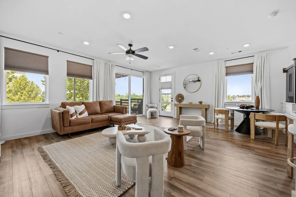 Townhouse For Sale in Collin County , 801 Emerling Drive, Mc Kinney, Texas 75069, 3 Bedroom, 3 Bathroom, 2 Garage spaces, 1,820 Sqft, built in 2021, mls#21331352, Real Estate Agent in Mc Kinney, Homes For Sale in Collin county, Homes For Sale in Mc Kinney, Realtor in Mc Kinney Texas, Real Estate Brokerage Independent Realty Texas, Luminita Cordes Realtor