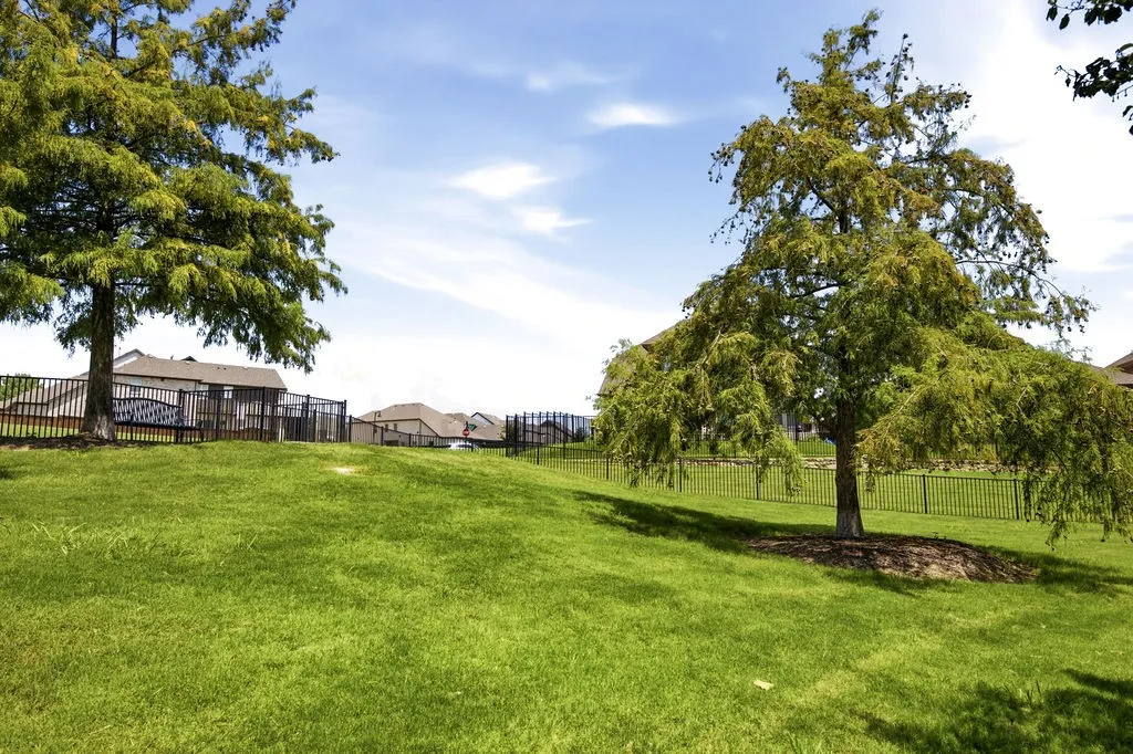 Townhouse For Sale in Collin County , 801 Emerling Drive, Mc Kinney, Texas 75069, 3 Bedroom, 3 Bathroom, 2 Garage spaces, 1,820 Sqft, built in 2021, mls#21331352, Real Estate Agent in Mc Kinney, Homes For Sale in Collin county, Homes For Sale in Mc Kinney, Realtor in Mc Kinney Texas, Real Estate Brokerage Independent Realty Texas, Luminita Cordes Realtor
