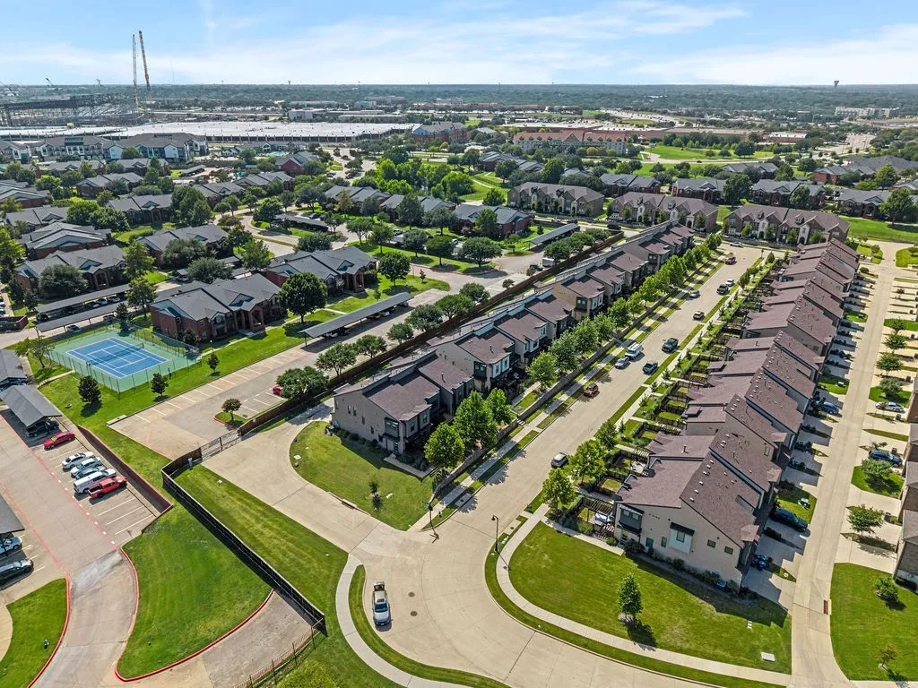 Townhouse For Sale in Collin County , 801 Emerling Drive, Mc Kinney, Texas 75069, 3 Bedroom, 3 Bathroom, 2 Garage spaces, 1,820 Sqft, built in 2021, mls#21331352, Real Estate Agent in Mc Kinney, Homes For Sale in Collin county, Homes For Sale in Mc Kinney, Realtor in Mc Kinney Texas, Real Estate Brokerage Independent Realty Texas, Luminita Cordes Realtor