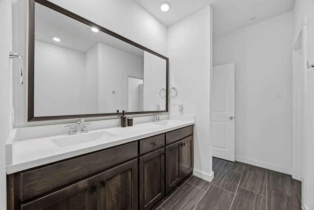 Townhouse For Sale in Collin County , 801 Emerling Drive, Mc Kinney, Texas 75069, 3 Bedroom, 3 Bathroom, 2 Garage spaces, 1,820 Sqft, built in 2021, mls#21331352, Real Estate Agent in Mc Kinney, Homes For Sale in Collin county, Homes For Sale in Mc Kinney, Realtor in Mc Kinney Texas, Real Estate Brokerage Independent Realty Texas, Luminita Cordes Realtor