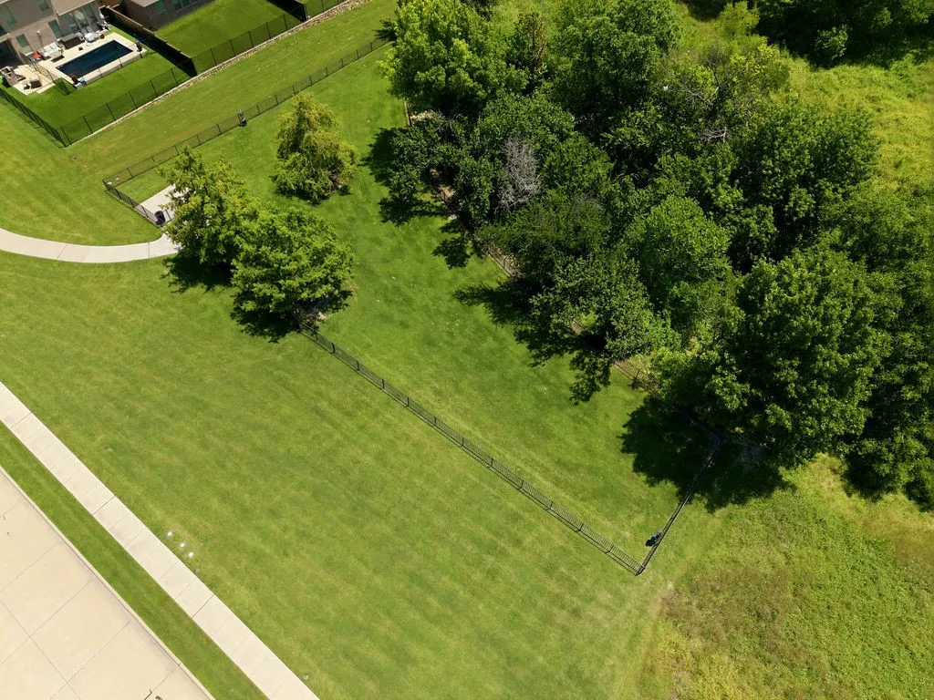Townhouse For Sale in Collin County , 801 Emerling Drive, Mc Kinney, Texas 75069, 3 Bedroom, 3 Bathroom, 2 Garage spaces, 1,820 Sqft, built in 2021, mls#21331352, Real Estate Agent in Mc Kinney, Homes For Sale in Collin county, Homes For Sale in Mc Kinney, Realtor in Mc Kinney Texas, Real Estate Brokerage Independent Realty Texas, Luminita Cordes Realtor