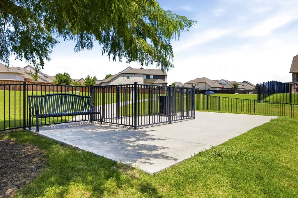 Townhouse For Sale in Collin County , 801 Emerling Drive, Mc Kinney, Texas 75069, 3 Bedroom, 3 Bathroom, 2 Garage spaces, 1,820 Sqft, built in 2021, mls#21331352, Real Estate Agent in Mc Kinney, Homes For Sale in Collin county, Homes For Sale in Mc Kinney, Realtor in Mc Kinney Texas, Real Estate Brokerage Independent Realty Texas, Luminita Cordes Realtor