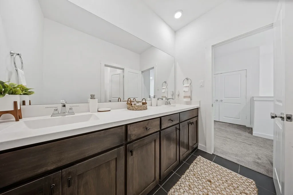 Townhouse For Sale in Collin County , 801 Emerling Drive, Mc Kinney, Texas 75069, 3 Bedroom, 3 Bathroom, 2 Garage spaces, 1,820 Sqft, built in 2021, mls#21331352, Real Estate Agent in Mc Kinney, Homes For Sale in Collin county, Homes For Sale in Mc Kinney, Realtor in Mc Kinney Texas, Real Estate Brokerage Independent Realty Texas, Luminita Cordes Realtor