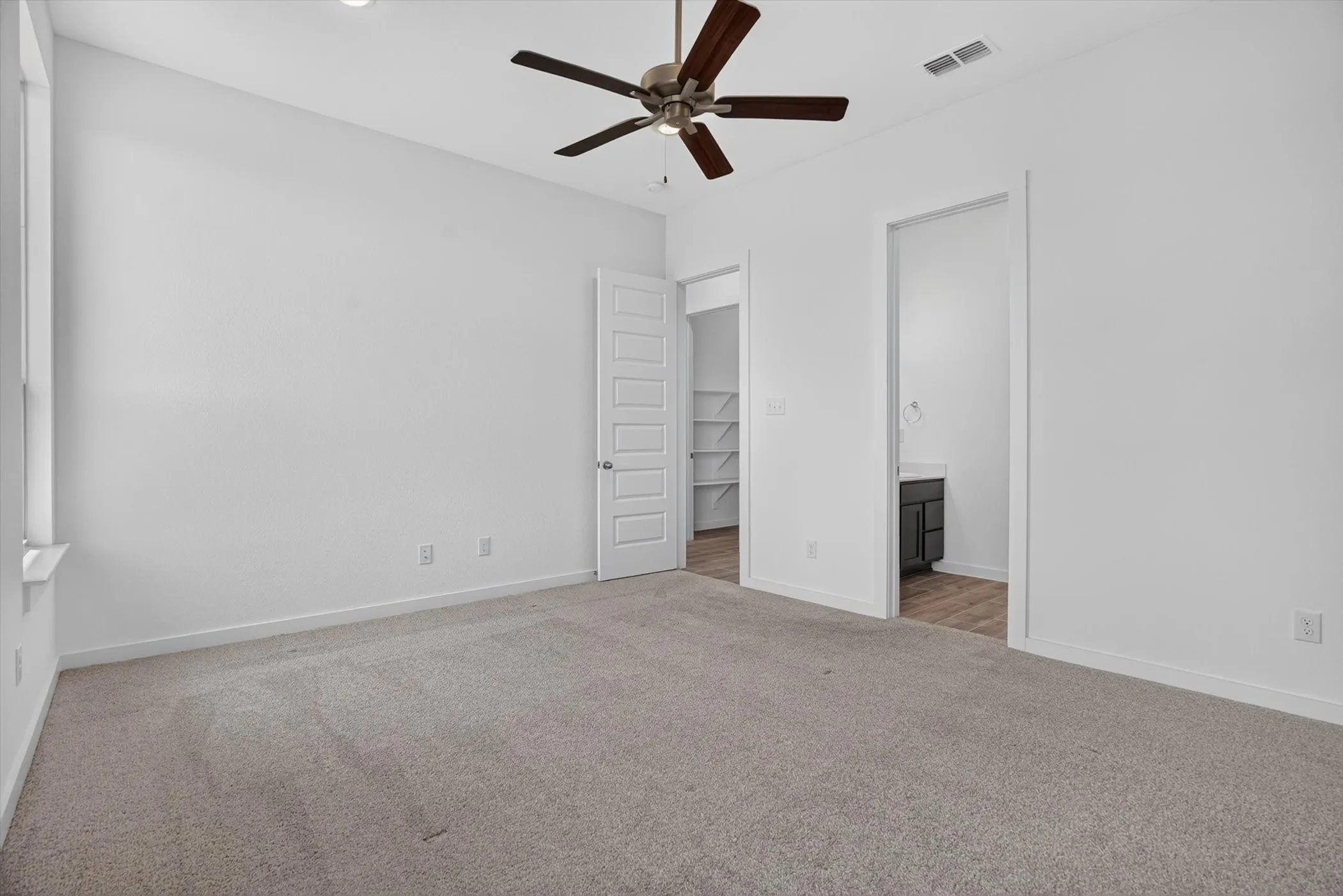 Single Family Residence For Rent in Johnson County , 620 Godley, Godley, Texas 76044, 3 Bedroom, 2 Bathroom, 2 Garage spaces, 1,717 Sqft, built in 2022, mls#21338393, Real Estate Agent in Godley, Homes For Rent in Johnson county, Homes For Rent in Godley, Realtor in Godley Texas, Real Estate Brokerage Independent Realty Texas, Luminita Cordes Realtor