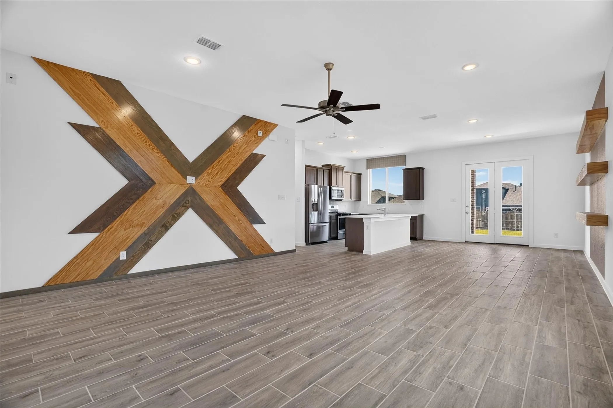 Single Family Residence For Rent in Johnson County , 620 Godley, Godley, Texas 76044, 3 Bedroom, 2 Bathroom, 2 Garage spaces, 1,717 Sqft, built in 2022, mls#21338393, Real Estate Agent in Godley, Homes For Rent in Johnson county, Homes For Rent in Godley, Realtor in Godley Texas, Real Estate Brokerage Independent Realty Texas, Luminita Cordes Realtor