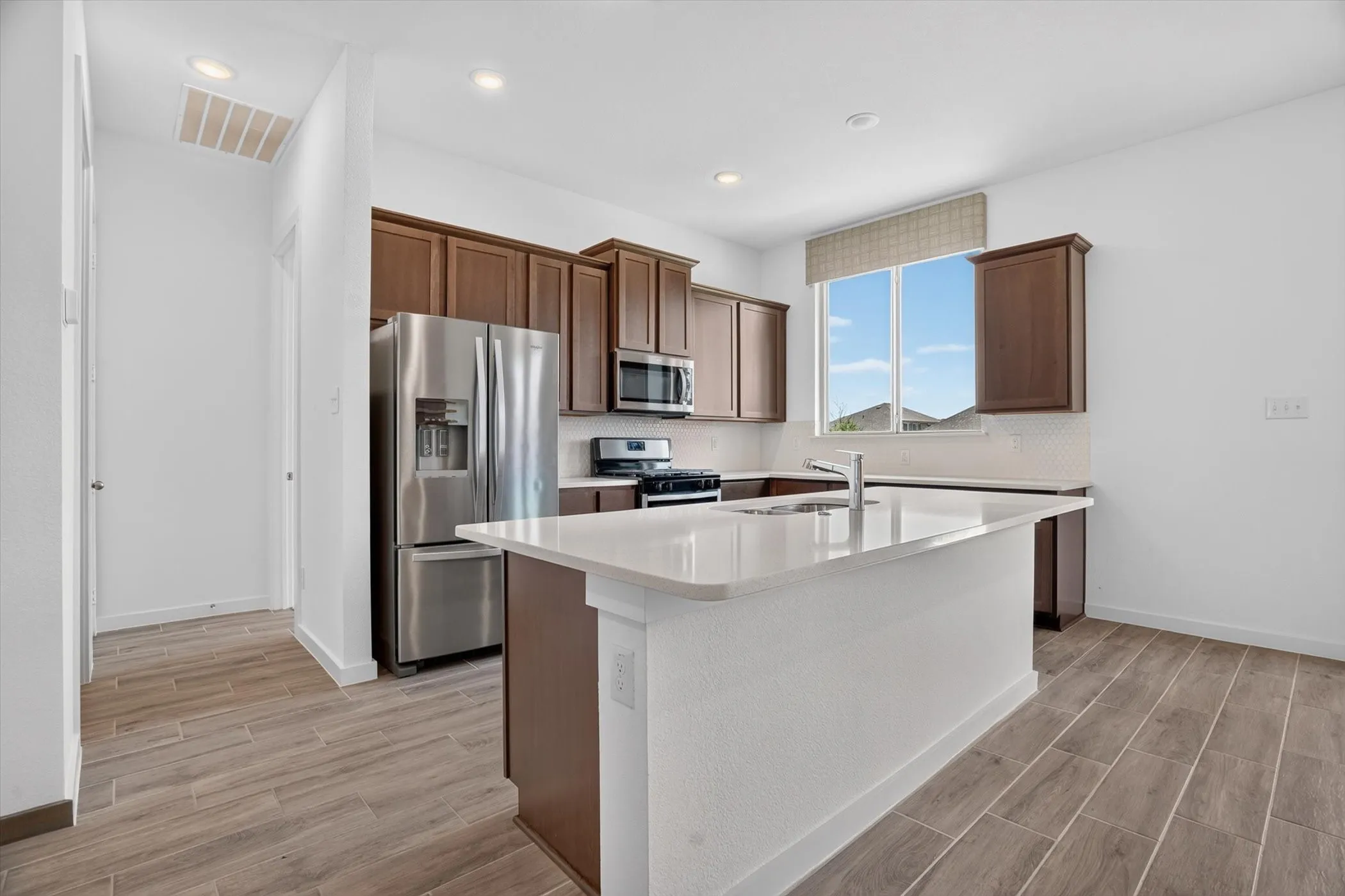Single Family Residence For Rent in Johnson County , 620 Godley, Godley, Texas 76044, 3 Bedroom, 2 Bathroom, 2 Garage spaces, 1,717 Sqft, built in 2022, mls#21338393, Real Estate Agent in Godley, Homes For Rent in Johnson county, Homes For Rent in Godley, Realtor in Godley Texas, Real Estate Brokerage Independent Realty Texas, Luminita Cordes Realtor