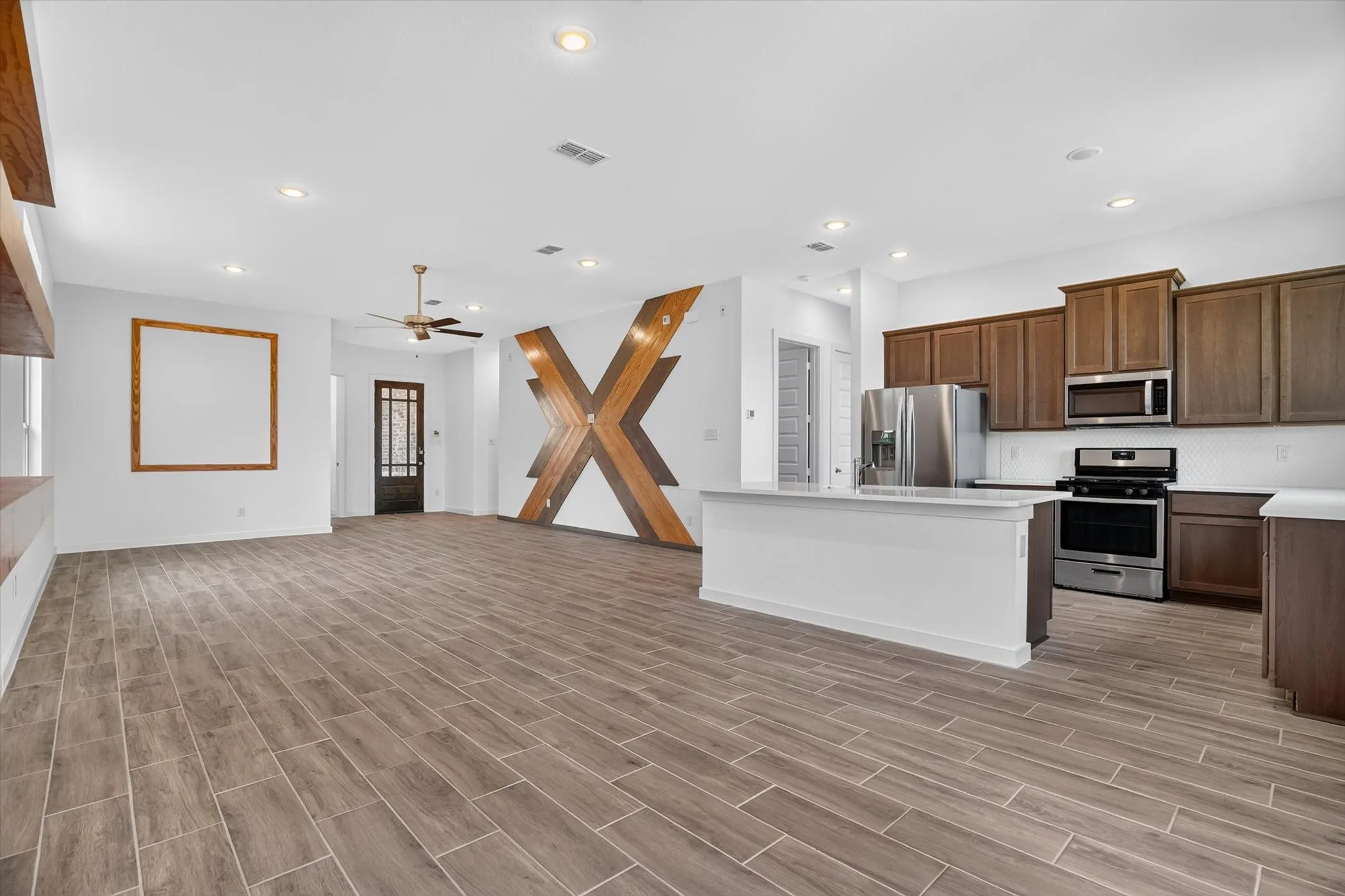 Single Family Residence For Rent in Johnson County , 620 Godley, Godley, Texas 76044, 3 Bedroom, 2 Bathroom, 2 Garage spaces, 1,717 Sqft, built in 2022, mls#21338393, Real Estate Agent in Godley, Homes For Rent in Johnson county, Homes For Rent in Godley, Realtor in Godley Texas, Real Estate Brokerage Independent Realty Texas, Luminita Cordes Realtor