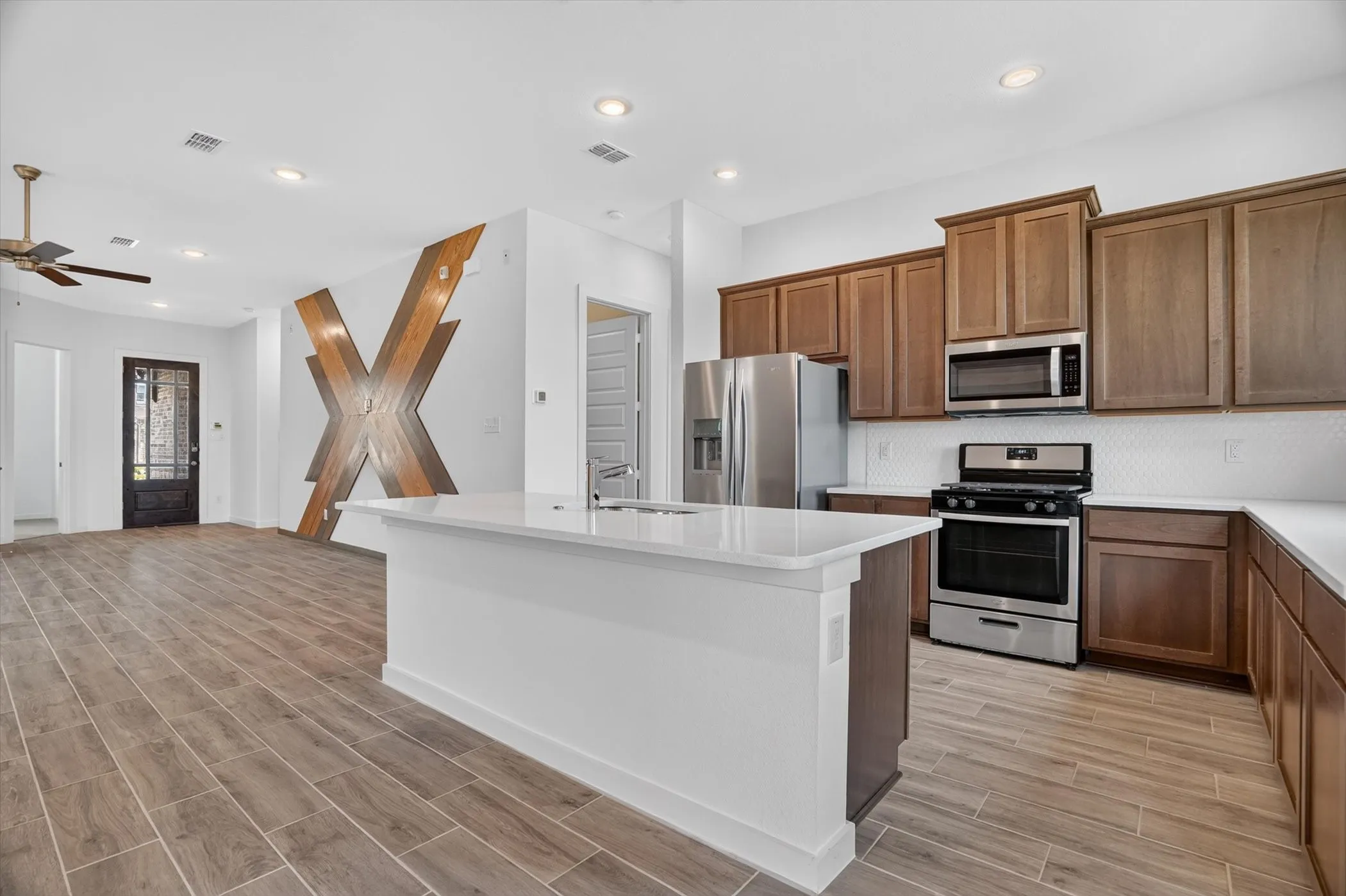 Single Family Residence For Rent in Johnson County , 620 Godley, Godley, Texas 76044, 3 Bedroom, 2 Bathroom, 2 Garage spaces, 1,717 Sqft, built in 2022, mls#21338393, Real Estate Agent in Godley, Homes For Rent in Johnson county, Homes For Rent in Godley, Realtor in Godley Texas, Real Estate Brokerage Independent Realty Texas, Luminita Cordes Realtor