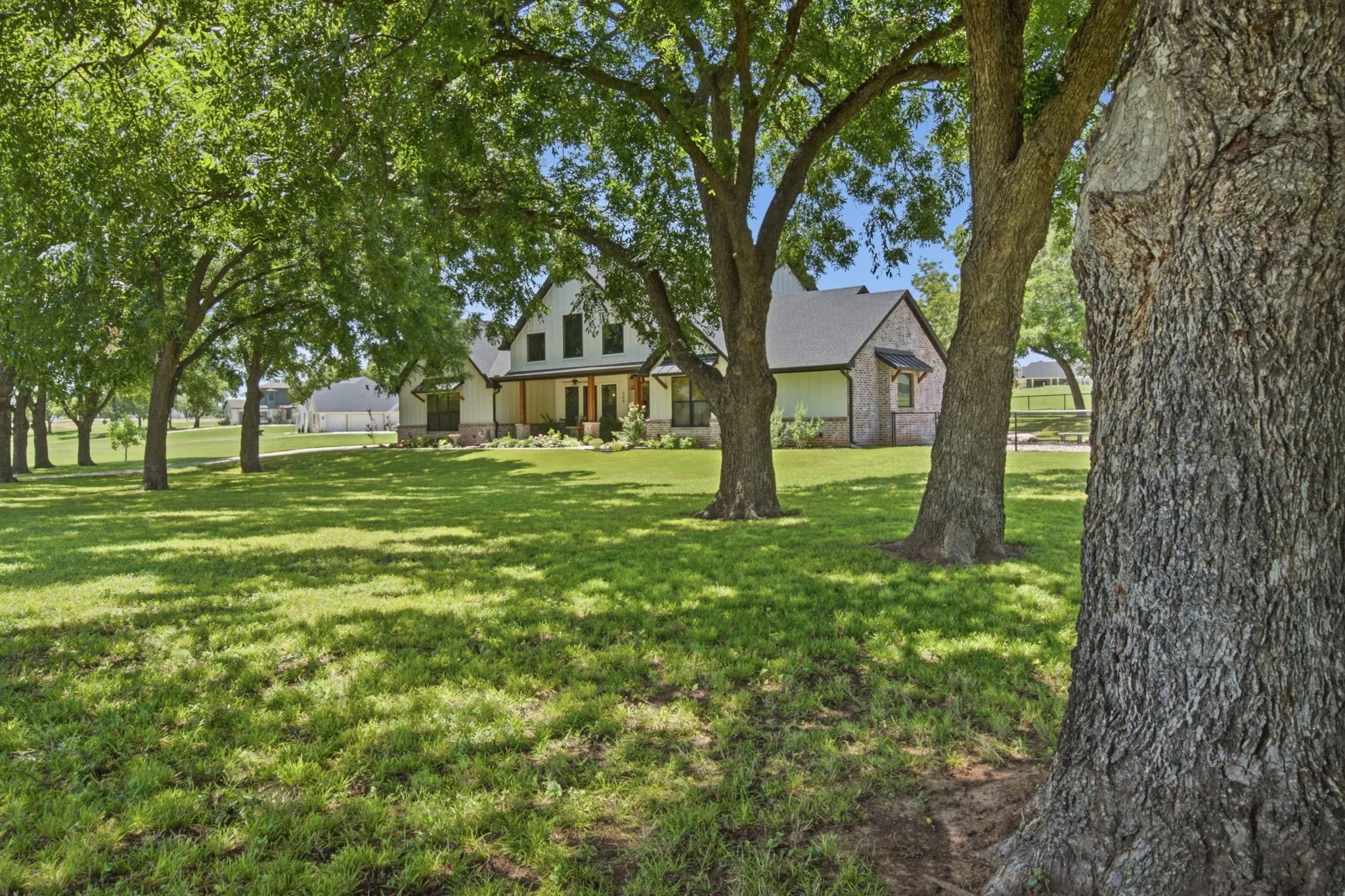 Single Family Residence For Sale in Parker County , 200 Greene Road, Weatherford, Texas 76087, 4 Bedroom, 3 Bathroom, 2 Garage spaces, 2,576 Sqft, built in 2023, mls#21338096, Real Estate Agent in Weatherford, Homes For Sale in Parker county, Homes For Sale in Weatherford, Realtor in Weatherford Texas, Real Estate Brokerage Independent Realty Texas, Luminita Cordes Realtor