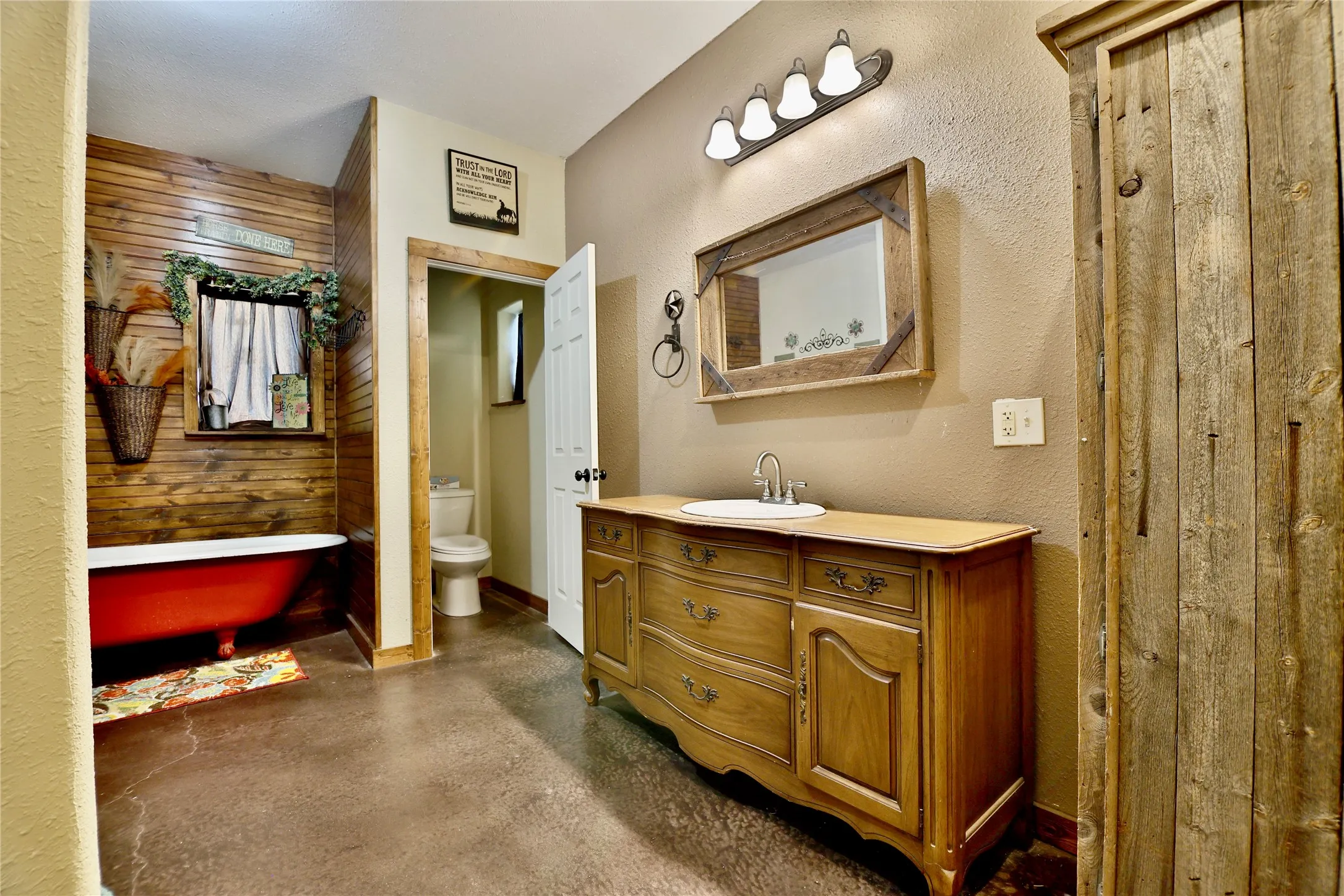 Single Family Residence For Sale in Limestone County , 1347 Lcr 152, Mount Calm, Texas 76673, 3 Bedroom, 2 Bathroom, Garage spaces, 1,628 Sqft, built in 2018, mls#21339307, Real Estate Agent in Mount Calm, Homes For Sale in Limestone county, Homes For Sale in Mount Calm, Realtor in Mount Calm Texas, Real Estate Brokerage Independent Realty Texas, Luminita Cordes Realtor