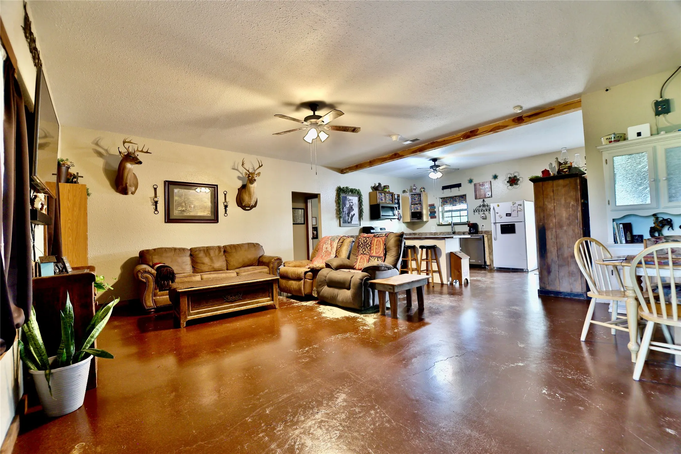 Single Family Residence For Sale in Limestone County , 1347 Lcr 152, Mount Calm, Texas 76673, 3 Bedroom, 2 Bathroom, Garage spaces, 1,628 Sqft, built in 2018, mls#21339307, Real Estate Agent in Mount Calm, Homes For Sale in Limestone county, Homes For Sale in Mount Calm, Realtor in Mount Calm Texas, Real Estate Brokerage Independent Realty Texas, Luminita Cordes Realtor