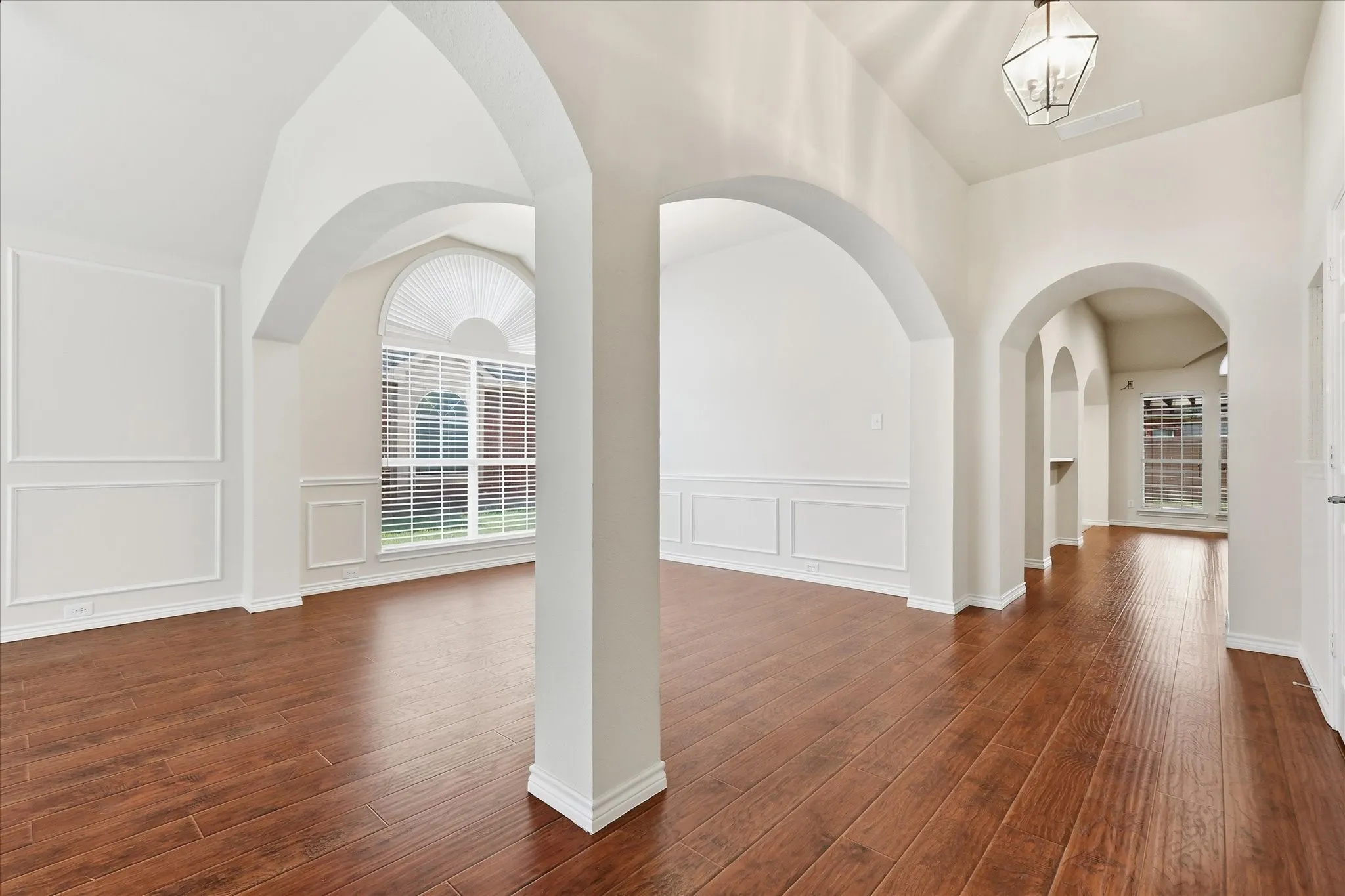 Single Family Residence For Sale in Collin County , 1021 Hyannis Street, Plano, Texas 75094, 4 Bedroom, 2 Bathroom, 2 Garage spaces, 2,401 Sqft, built in 2004, mls#21336527, Real Estate Agent in Plano, Homes For Sale in Collin county, Homes For Sale in Plano, Realtor in Plano Texas, Real Estate Brokerage Independent Realty Texas, Luminita Cordes Realtor