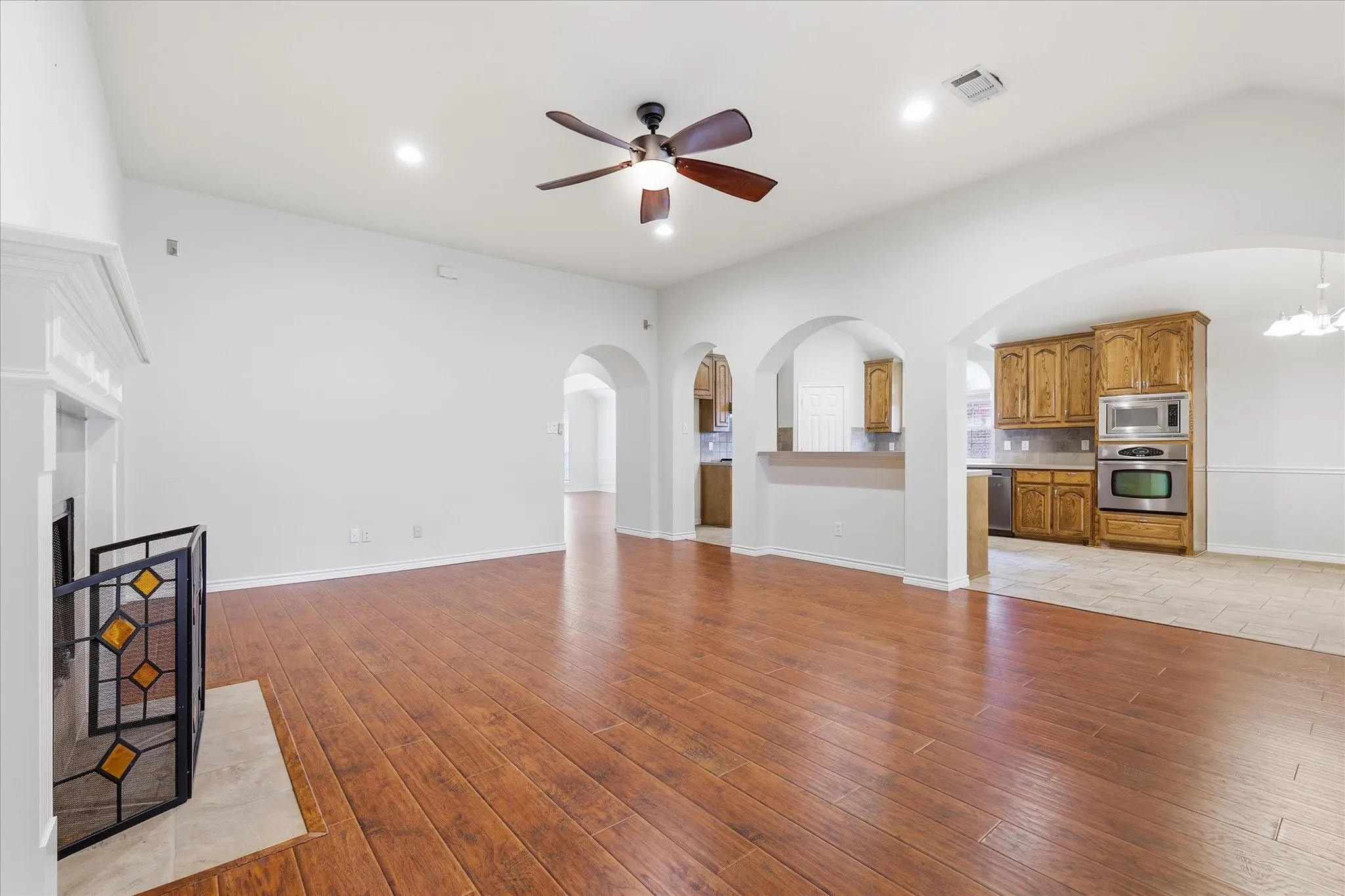 Single Family Residence For Sale in Collin County , 1021 Hyannis Street, Plano, Texas 75094, 4 Bedroom, 2 Bathroom, 2 Garage spaces, 2,401 Sqft, built in 2004, mls#21336527, Real Estate Agent in Plano, Homes For Sale in Collin county, Homes For Sale in Plano, Realtor in Plano Texas, Real Estate Brokerage Independent Realty Texas, Luminita Cordes Realtor
