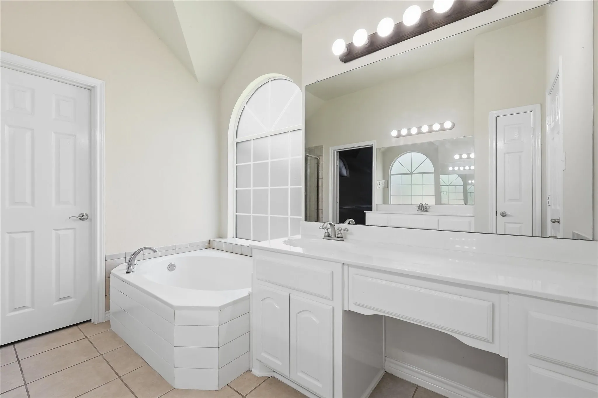 Single Family Residence For Sale in Collin County , 1021 Hyannis Street, Plano, Texas 75094, 4 Bedroom, 2 Bathroom, 2 Garage spaces, 2,401 Sqft, built in 2004, mls#21336527, Real Estate Agent in Plano, Homes For Sale in Collin county, Homes For Sale in Plano, Realtor in Plano Texas, Real Estate Brokerage Independent Realty Texas, Luminita Cordes Realtor