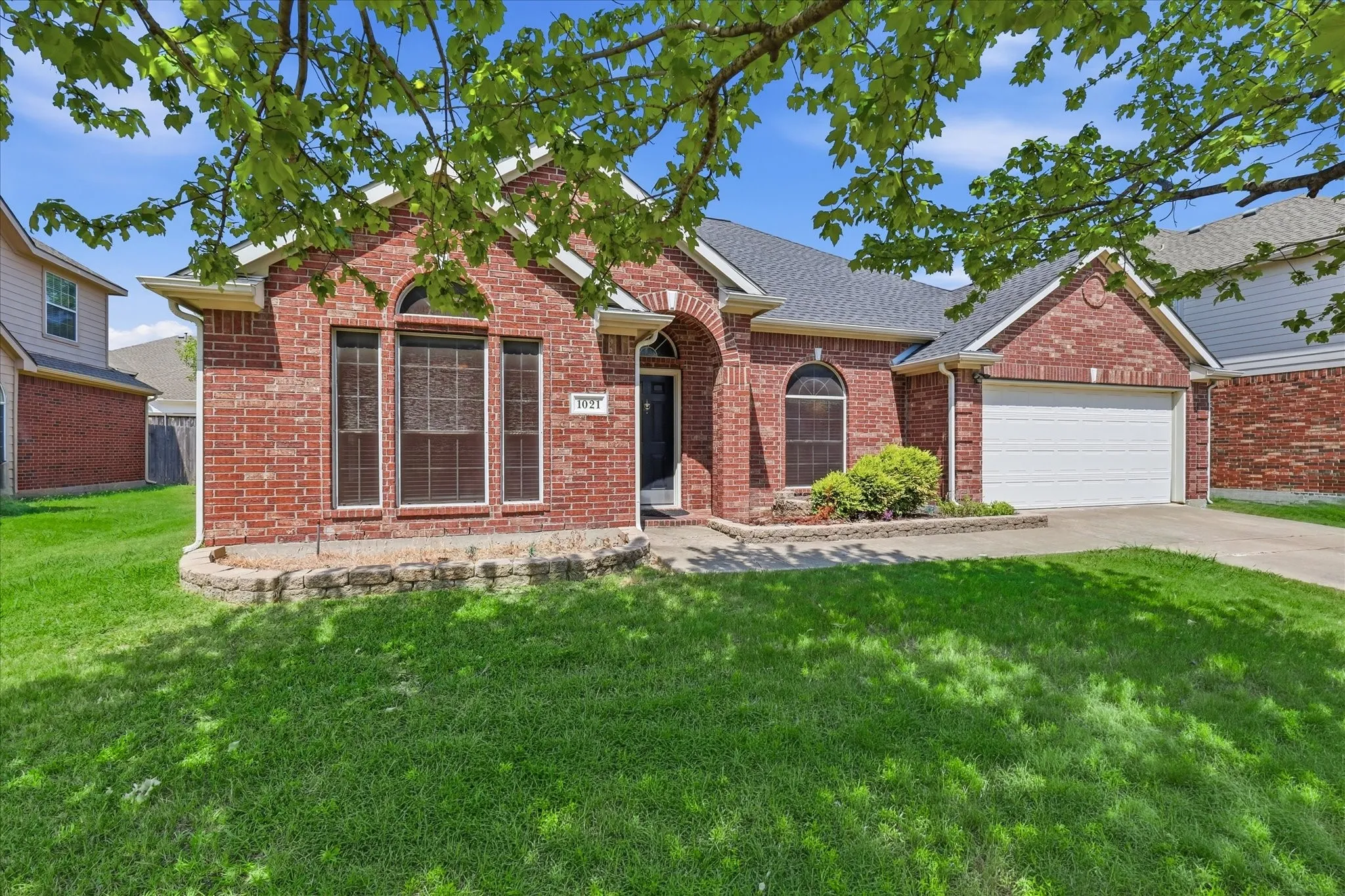 Single Family Residence For Sale in Collin County , 1021 Hyannis Street, Plano, Texas 75094, 4 Bedroom, 2 Bathroom, 2 Garage spaces, 2,401 Sqft, built in 2004, mls#21336527, Real Estate Agent in Plano, Homes For Sale in Collin county, Homes For Sale in Plano, Realtor in Plano Texas, Real Estate Brokerage Independent Realty Texas, Luminita Cordes Realtor