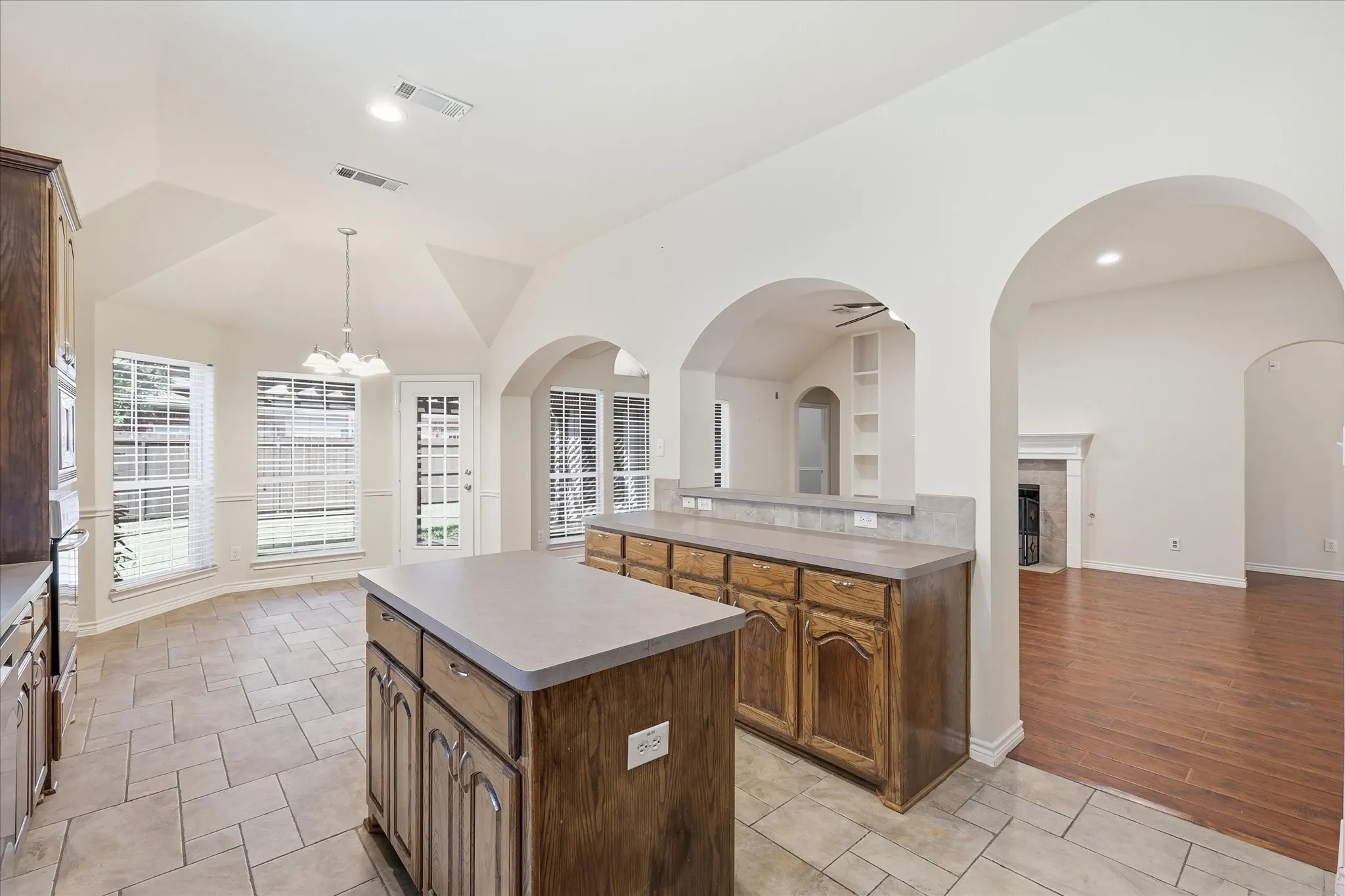 Single Family Residence For Sale in Collin County , 1021 Hyannis Street, Plano, Texas 75094, 4 Bedroom, 2 Bathroom, 2 Garage spaces, 2,401 Sqft, built in 2004, mls#21336527, Real Estate Agent in Plano, Homes For Sale in Collin county, Homes For Sale in Plano, Realtor in Plano Texas, Real Estate Brokerage Independent Realty Texas, Luminita Cordes Realtor