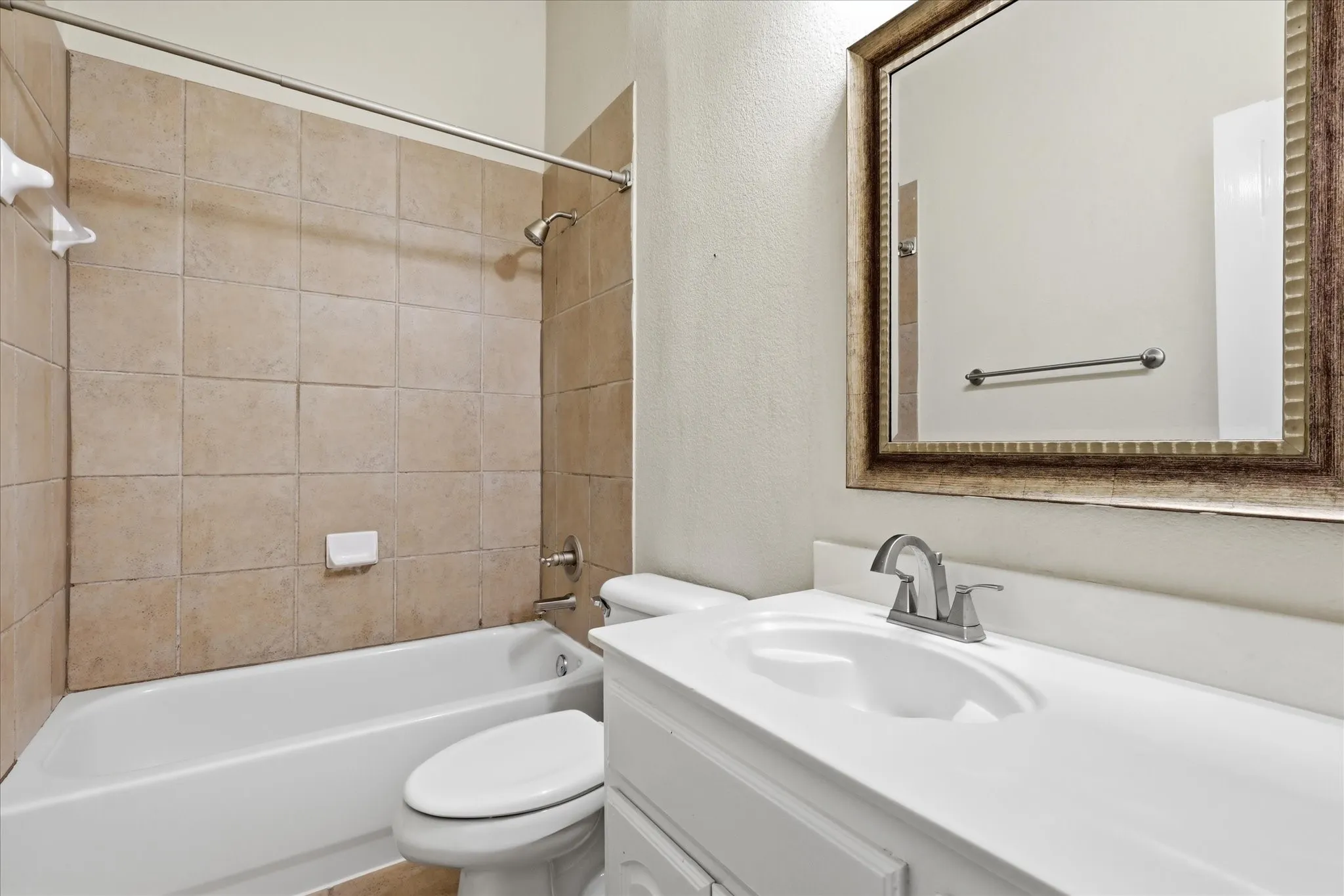 Single Family Residence For Sale in Collin County , 1021 Hyannis Street, Plano, Texas 75094, 4 Bedroom, 2 Bathroom, 2 Garage spaces, 2,401 Sqft, built in 2004, mls#21336527, Real Estate Agent in Plano, Homes For Sale in Collin county, Homes For Sale in Plano, Realtor in Plano Texas, Real Estate Brokerage Independent Realty Texas, Luminita Cordes Realtor
