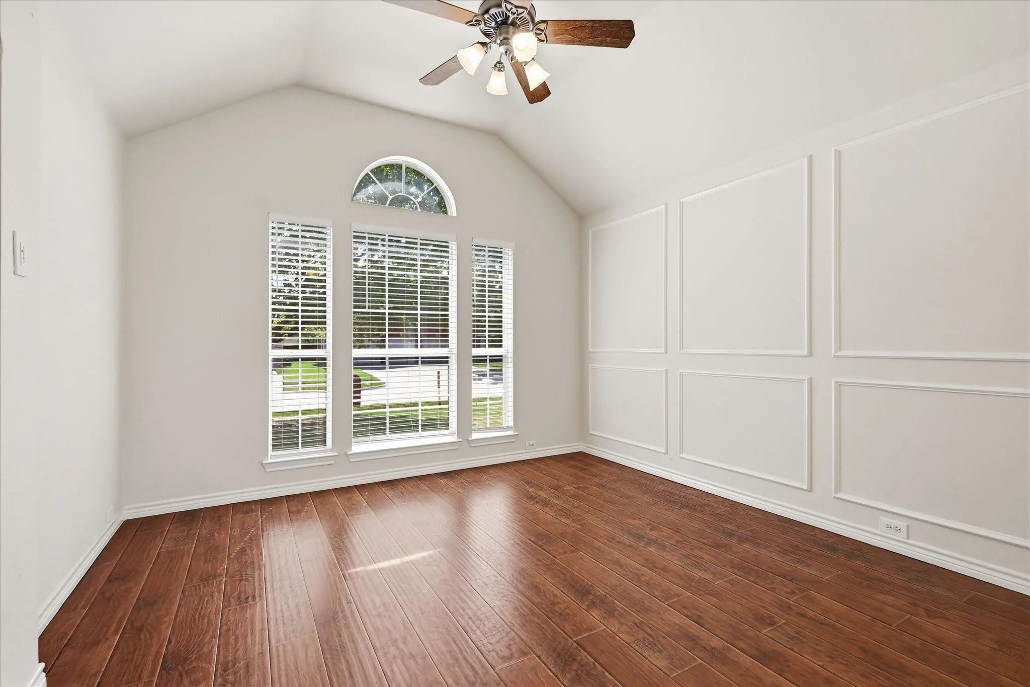 Single Family Residence For Sale in Collin County , 1021 Hyannis Street, Plano, Texas 75094, 4 Bedroom, 2 Bathroom, 2 Garage spaces, 2,401 Sqft, built in 2004, mls#21336527, Real Estate Agent in Plano, Homes For Sale in Collin county, Homes For Sale in Plano, Realtor in Plano Texas, Real Estate Brokerage Independent Realty Texas, Luminita Cordes Realtor
