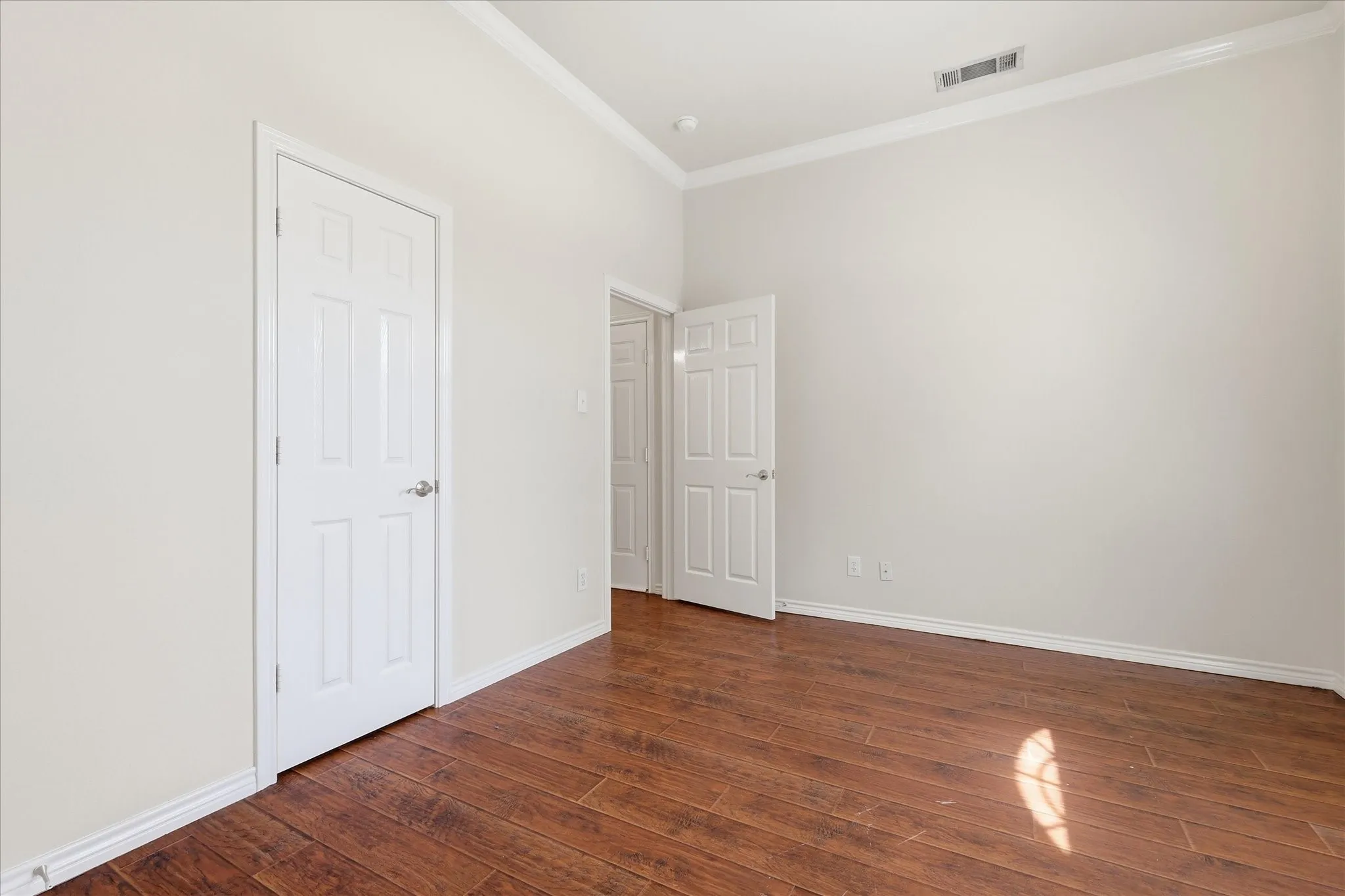 Single Family Residence For Sale in Collin County , 1021 Hyannis Street, Plano, Texas 75094, 4 Bedroom, 2 Bathroom, 2 Garage spaces, 2,401 Sqft, built in 2004, mls#21336527, Real Estate Agent in Plano, Homes For Sale in Collin county, Homes For Sale in Plano, Realtor in Plano Texas, Real Estate Brokerage Independent Realty Texas, Luminita Cordes Realtor