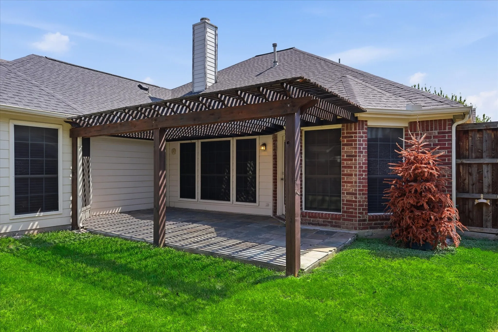 Single Family Residence For Sale in Collin County , 1021 Hyannis Street, Plano, Texas 75094, 4 Bedroom, 2 Bathroom, 2 Garage spaces, 2,401 Sqft, built in 2004, mls#21336527, Real Estate Agent in Plano, Homes For Sale in Collin county, Homes For Sale in Plano, Realtor in Plano Texas, Real Estate Brokerage Independent Realty Texas, Luminita Cordes Realtor