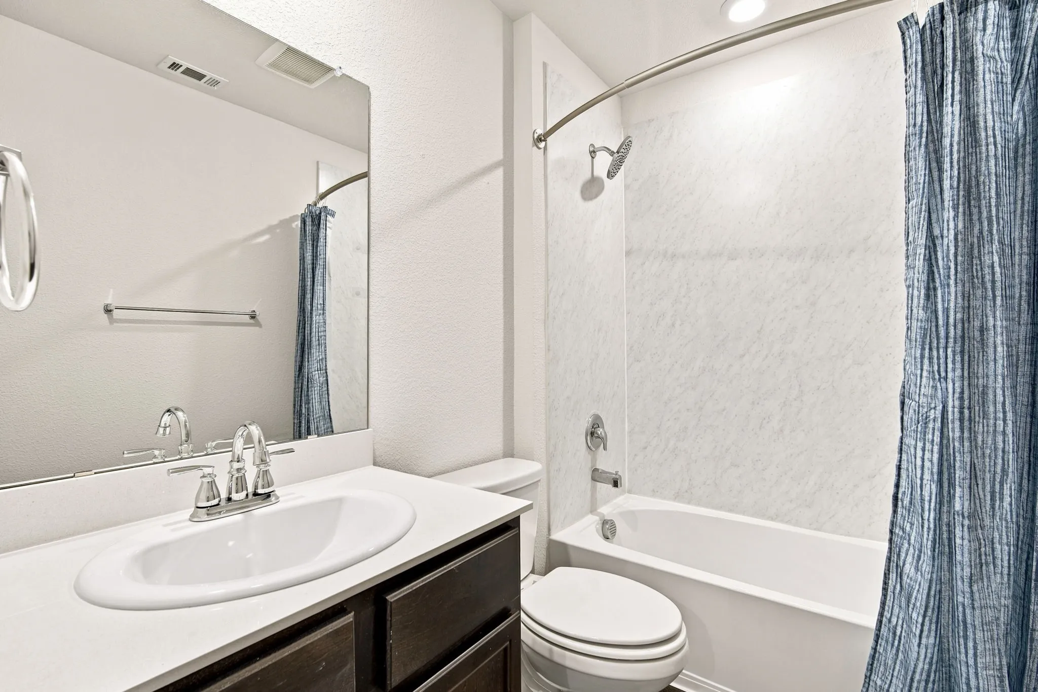 Single Family Residence For Sale in Ellis County , 1100 Canterbury Lane, Ennis, Texas 75119, 4 Bedroom, 2 Bathroom, 2 Garage spaces, 1,699 Sqft, built in 2022, mls#21338121, Real Estate Agent in Ennis, Homes For Sale in Ellis county, Homes For Sale in Ennis, Realtor in Ennis Texas, Real Estate Brokerage Independent Realty Texas, Luminita Cordes Realtor