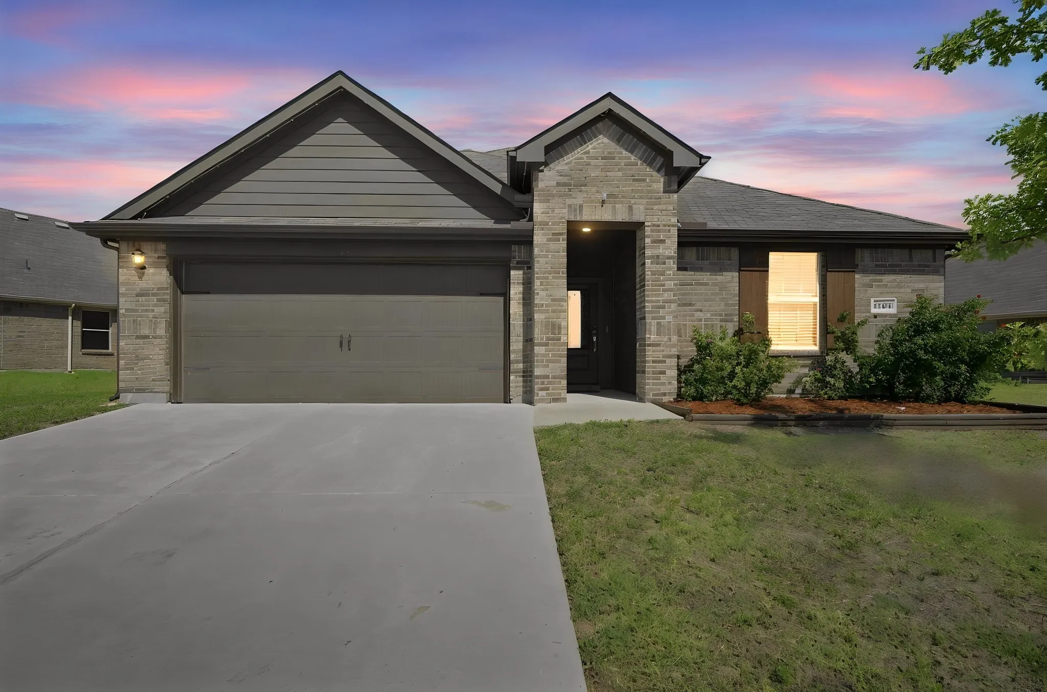 Single Family Residence For Sale in Ellis County , 1100 Canterbury Lane, Ennis, Texas 75119, 4 Bedroom, 2 Bathroom, 2 Garage spaces, 1,699 Sqft, built in 2022, mls#21338121, Real Estate Agent in Ennis, Homes For Sale in Ellis county, Homes For Sale in Ennis, Realtor in Ennis Texas, Real Estate Brokerage Independent Realty Texas, Luminita Cordes Realtor