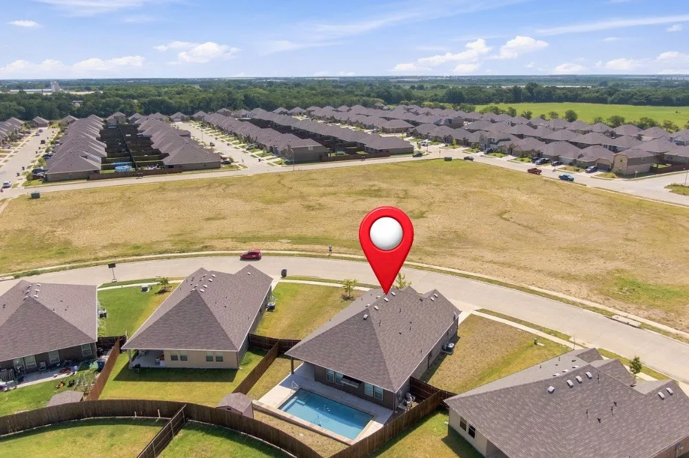 Single Family Residence For Sale in Ellis County , 1100 Canterbury Lane, Ennis, Texas 75119, 4 Bedroom, 2 Bathroom, 2 Garage spaces, 1,699 Sqft, built in 2022, mls#21338121, Real Estate Agent in Ennis, Homes For Sale in Ellis county, Homes For Sale in Ennis, Realtor in Ennis Texas, Real Estate Brokerage Independent Realty Texas, Luminita Cordes Realtor