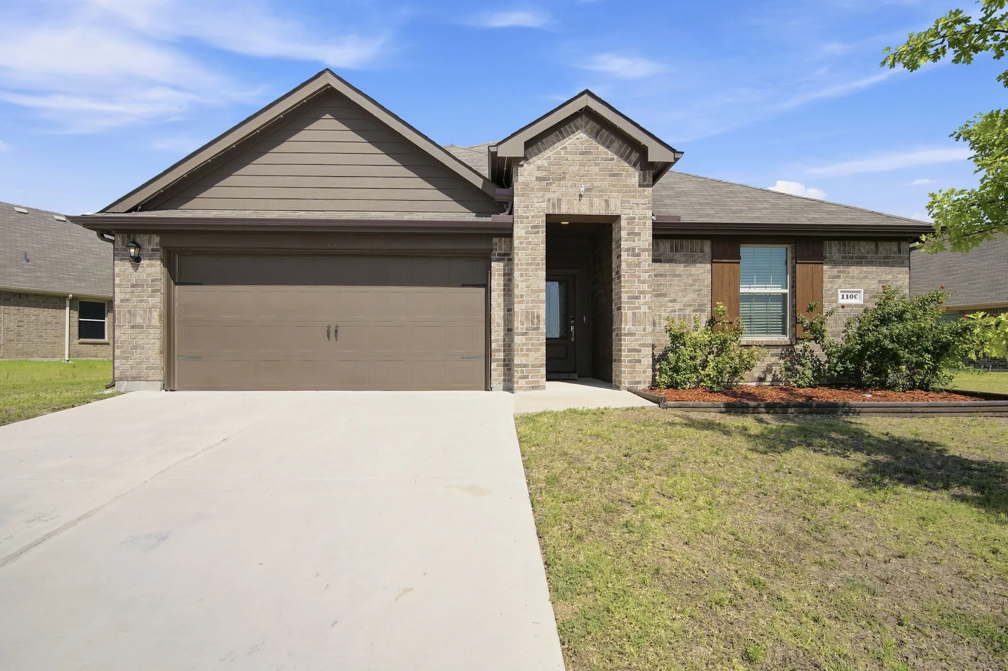 Single Family Residence For Sale in Ellis County , 1100 Canterbury Lane, Ennis, Texas 75119, 4 Bedroom, 2 Bathroom, 2 Garage spaces, 1,699 Sqft, built in 2022, mls#21338121, Real Estate Agent in Ennis, Homes For Sale in Ellis county, Homes For Sale in Ennis, Realtor in Ennis Texas, Real Estate Brokerage Independent Realty Texas, Luminita Cordes Realtor