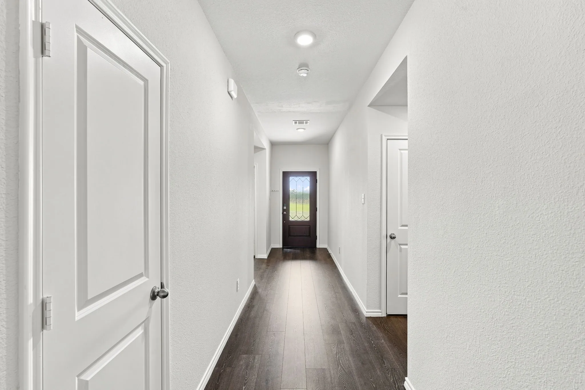 Single Family Residence For Sale in Ellis County , 1100 Canterbury Lane, Ennis, Texas 75119, 4 Bedroom, 2 Bathroom, 2 Garage spaces, 1,699 Sqft, built in 2022, mls#21338121, Real Estate Agent in Ennis, Homes For Sale in Ellis county, Homes For Sale in Ennis, Realtor in Ennis Texas, Real Estate Brokerage Independent Realty Texas, Luminita Cordes Realtor