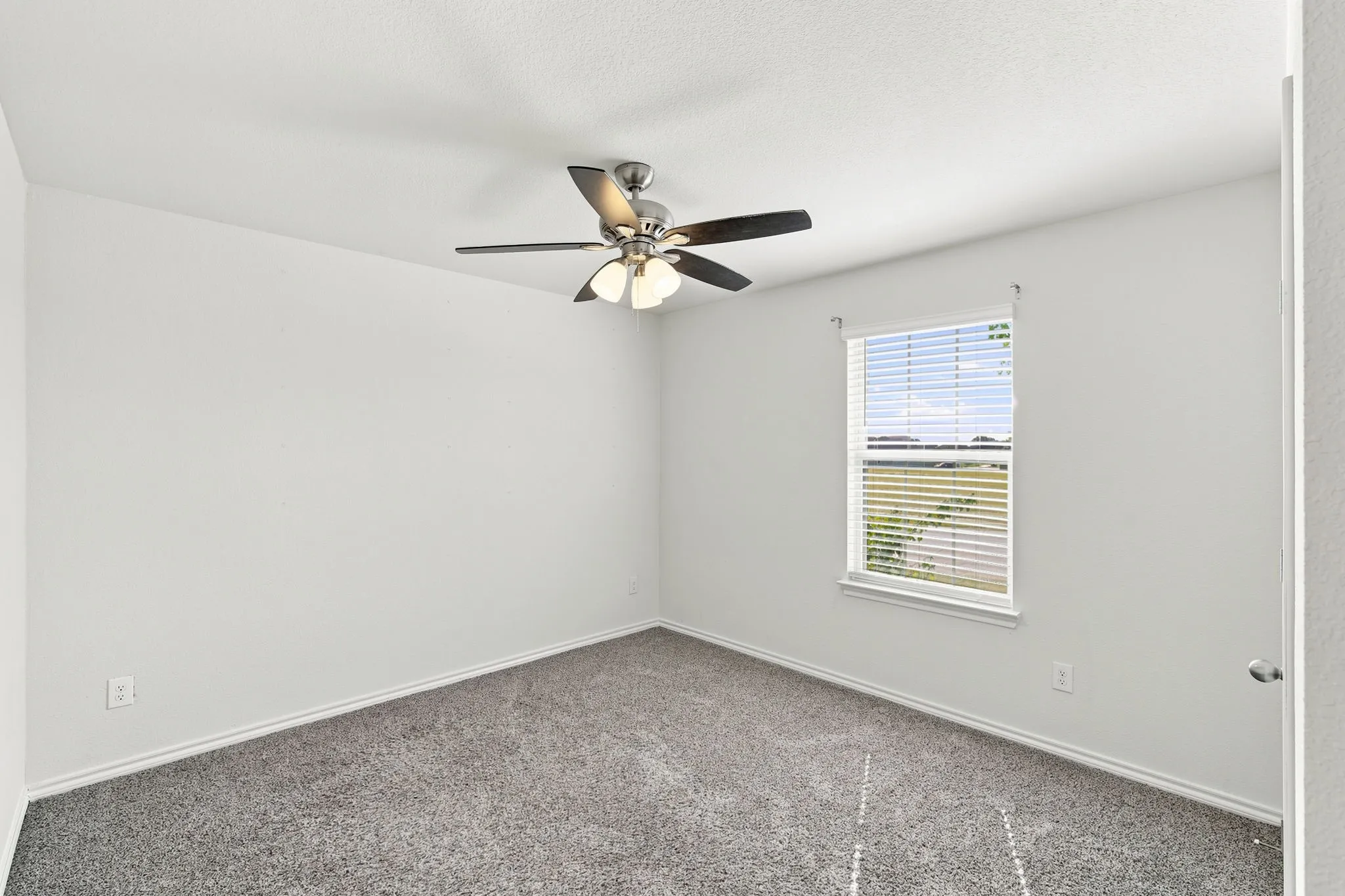 Single Family Residence For Sale in Ellis County , 1100 Canterbury Lane, Ennis, Texas 75119, 4 Bedroom, 2 Bathroom, 2 Garage spaces, 1,699 Sqft, built in 2022, mls#21338121, Real Estate Agent in Ennis, Homes For Sale in Ellis county, Homes For Sale in Ennis, Realtor in Ennis Texas, Real Estate Brokerage Independent Realty Texas, Luminita Cordes Realtor