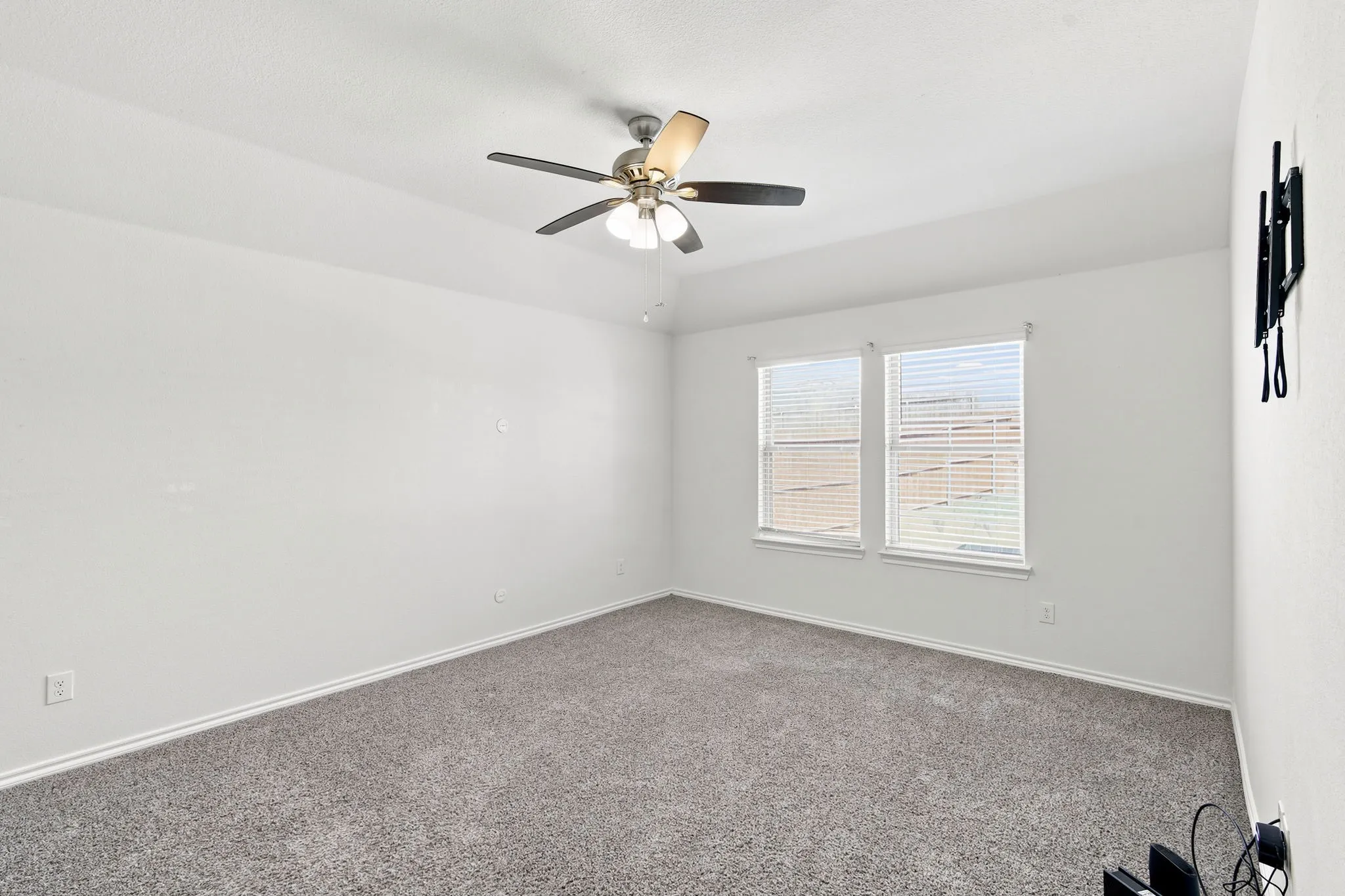 Single Family Residence For Sale in Ellis County , 1100 Canterbury Lane, Ennis, Texas 75119, 4 Bedroom, 2 Bathroom, 2 Garage spaces, 1,699 Sqft, built in 2022, mls#21338121, Real Estate Agent in Ennis, Homes For Sale in Ellis county, Homes For Sale in Ennis, Realtor in Ennis Texas, Real Estate Brokerage Independent Realty Texas, Luminita Cordes Realtor
